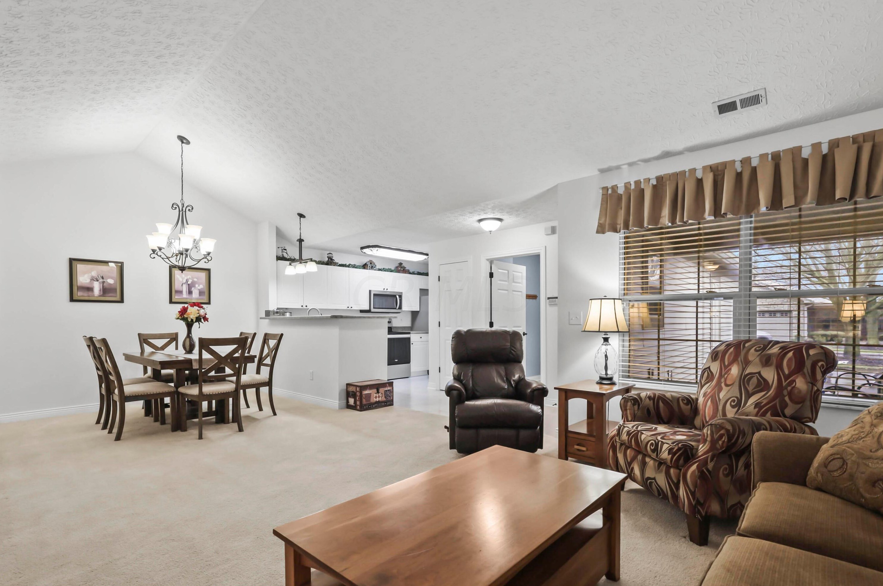 374 Crescent Ct, Westerville OH  43081-2664 exterior