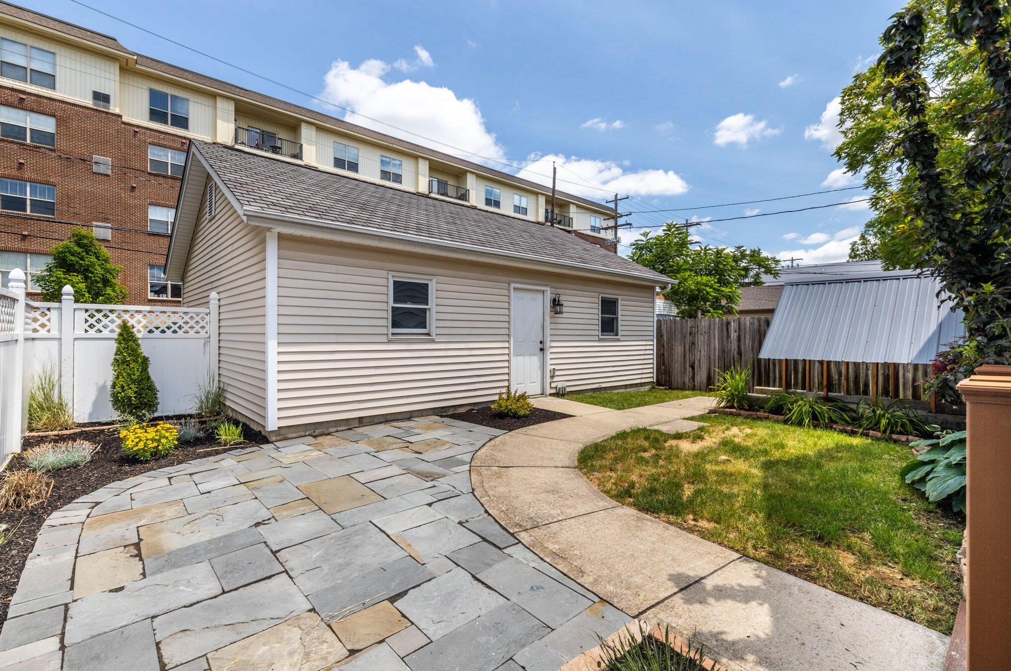 518 Beck St, Columbus OH  43206-1376 exterior