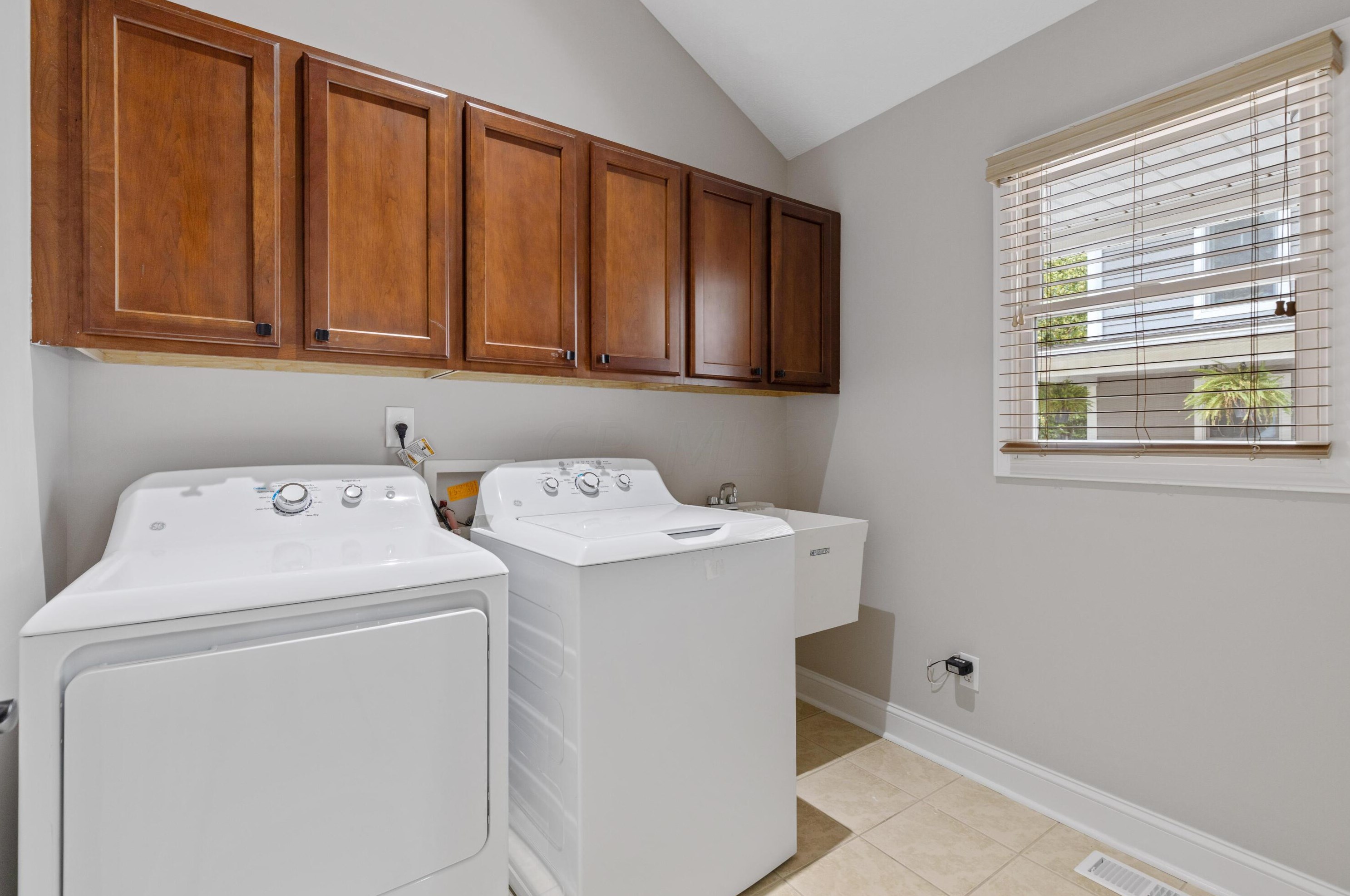 518 Beck St, Columbus OH  43206-1376 exterior