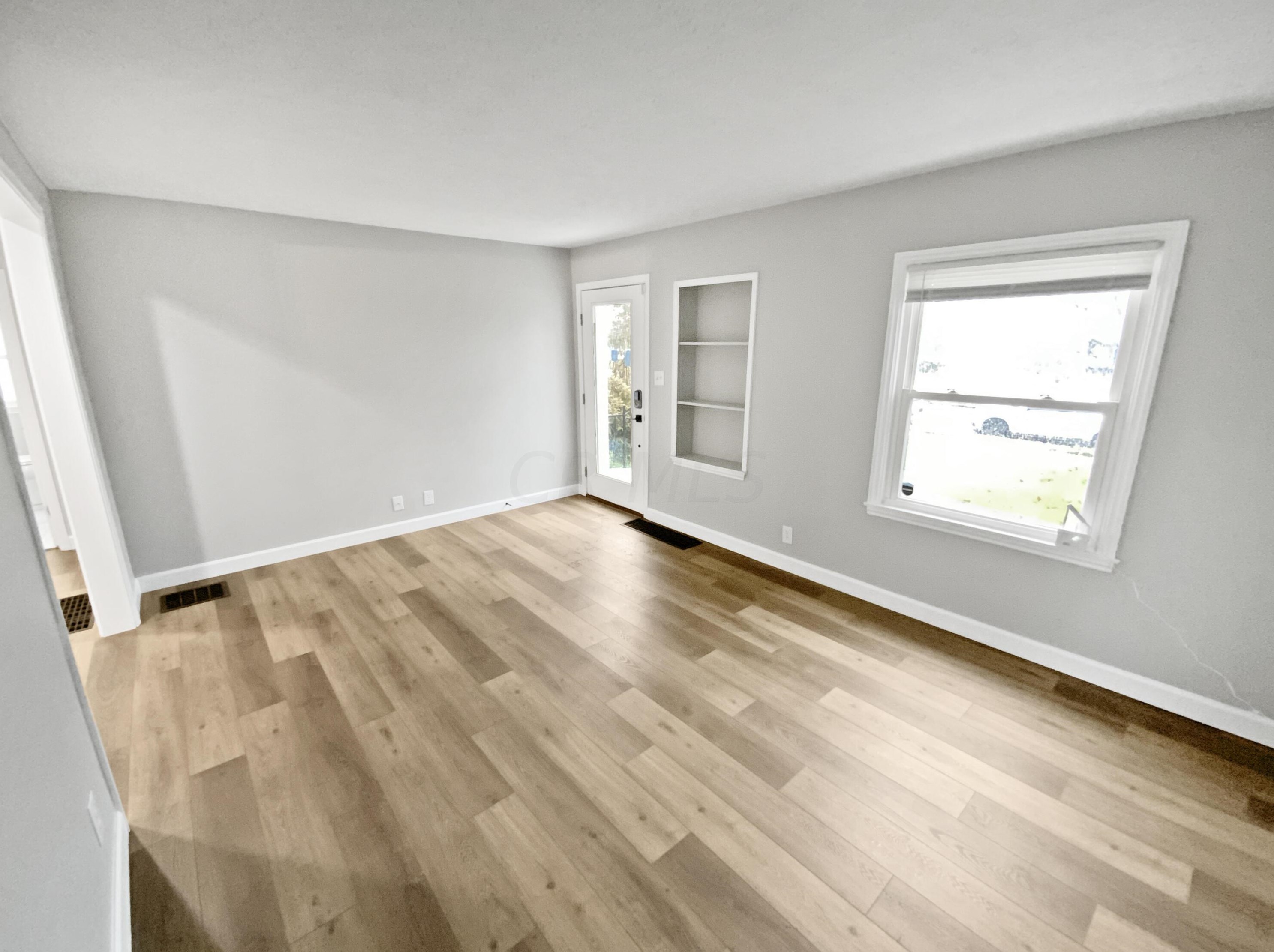 484 Royal Forest Blvd, Columbus OH  43214-1810 exterior