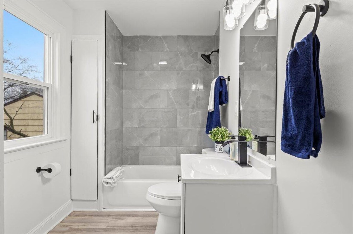 1063 Northridge Rd, Columbus OH  43224-2739 exterior