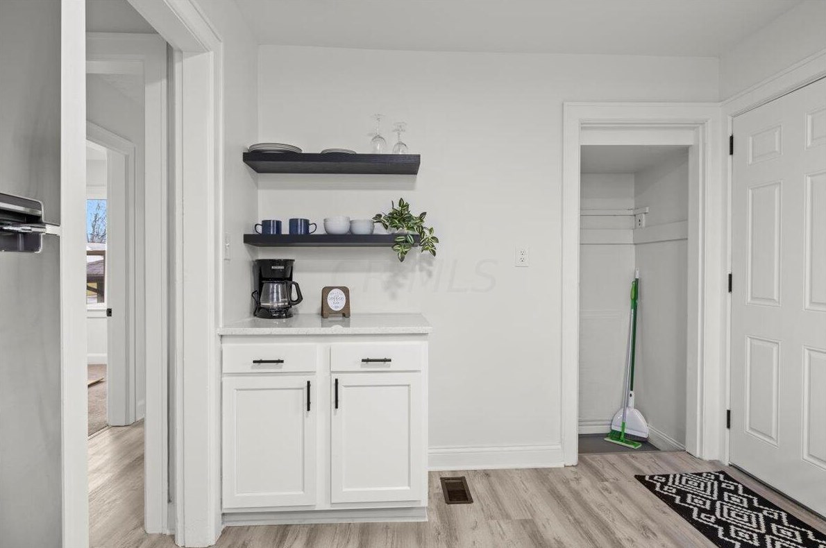 1063 Northridge Rd, Columbus OH  43224-2739 exterior