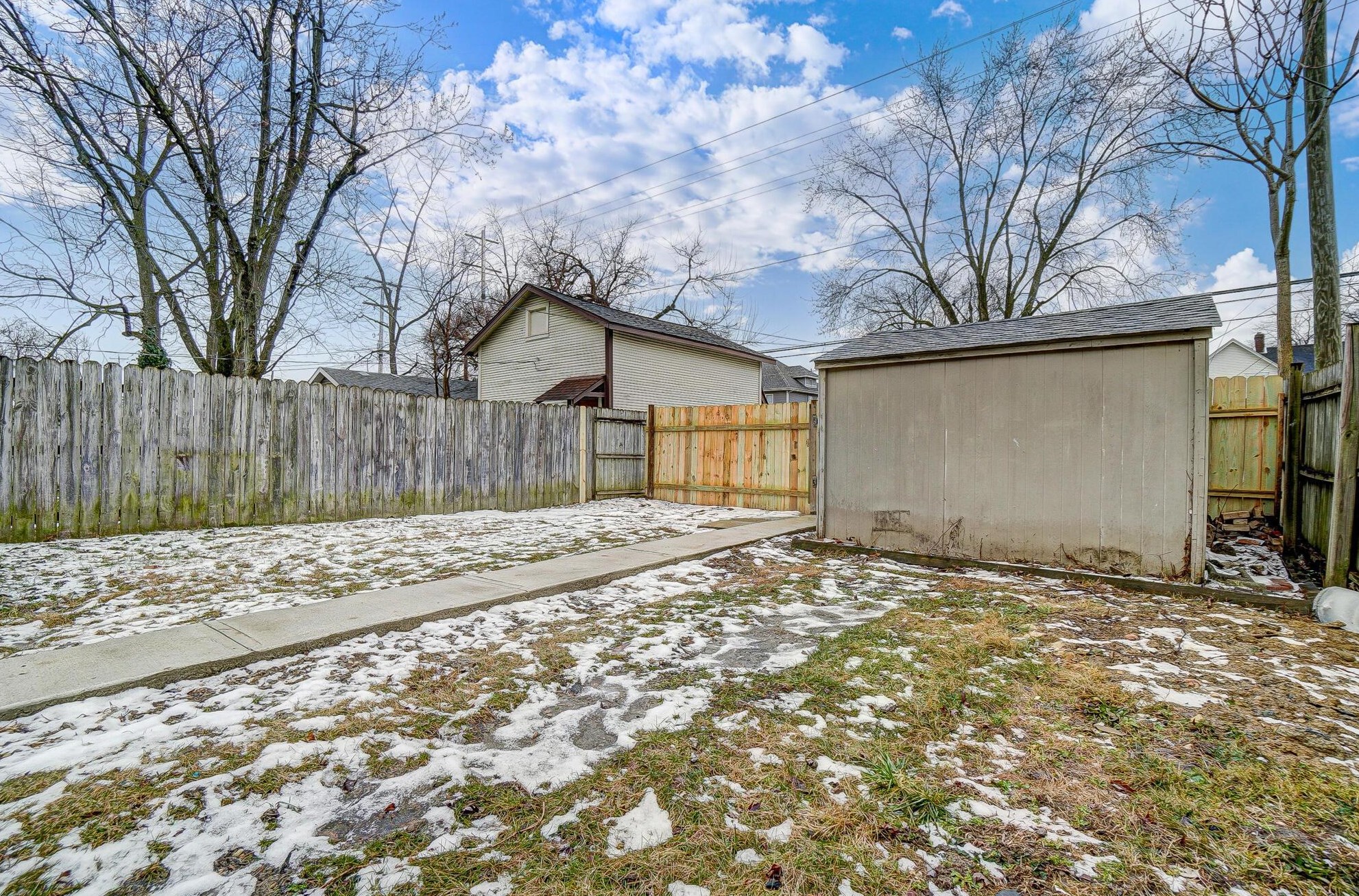 881 Gilbert St, Columbus OH 43206-1520 exterior