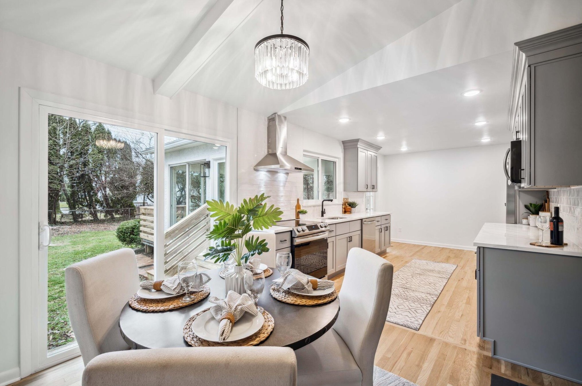 2649 Burnaby Dr, Columbus OH  43209-3201 exterior