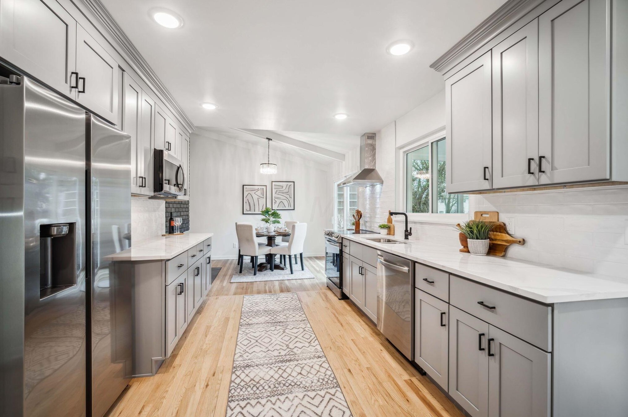 2649 Burnaby Dr, Columbus OH  43209-3201 exterior