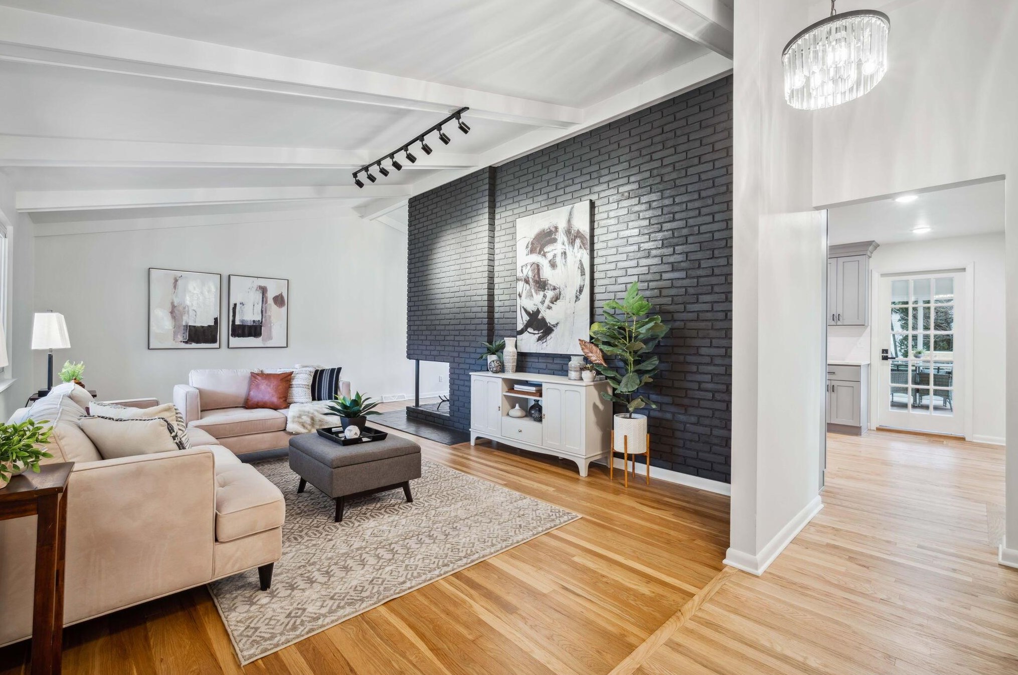 2649 Burnaby Dr, Columbus OH  43209-3201 exterior