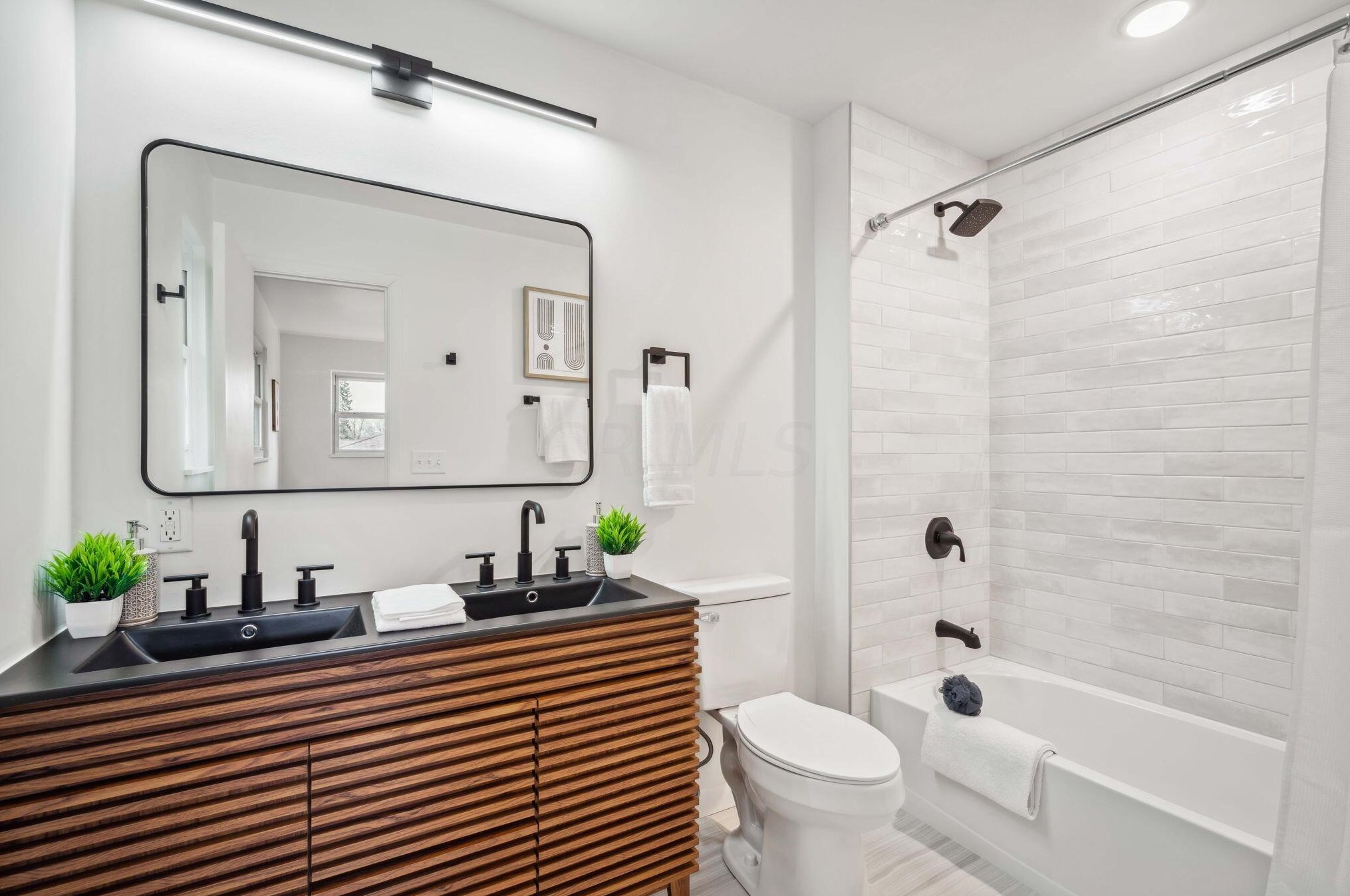 2649 Burnaby Dr, Columbus OH  43209-3201 exterior