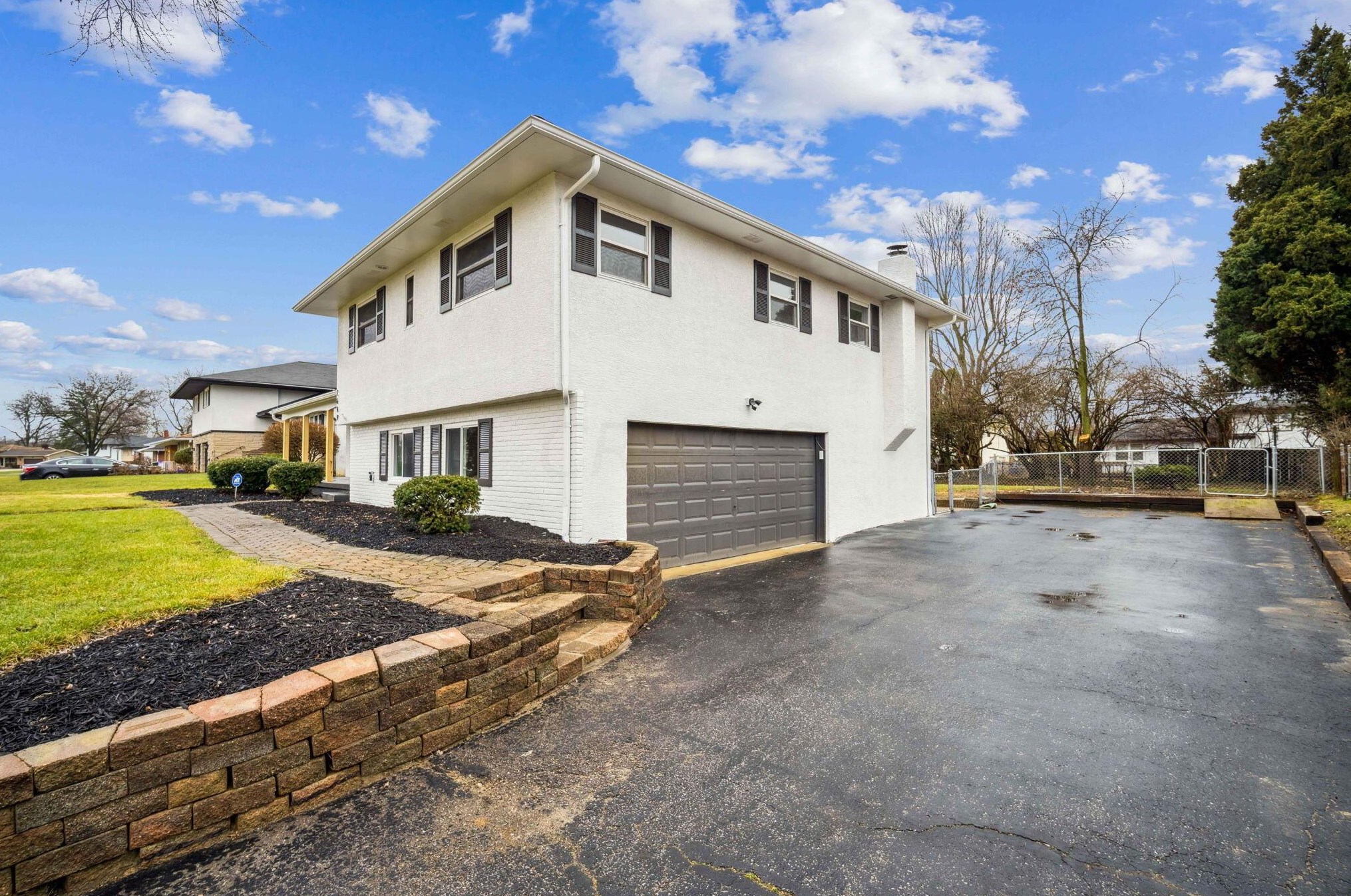 2649 Burnaby Dr, Columbus OH  43209-3201 exterior