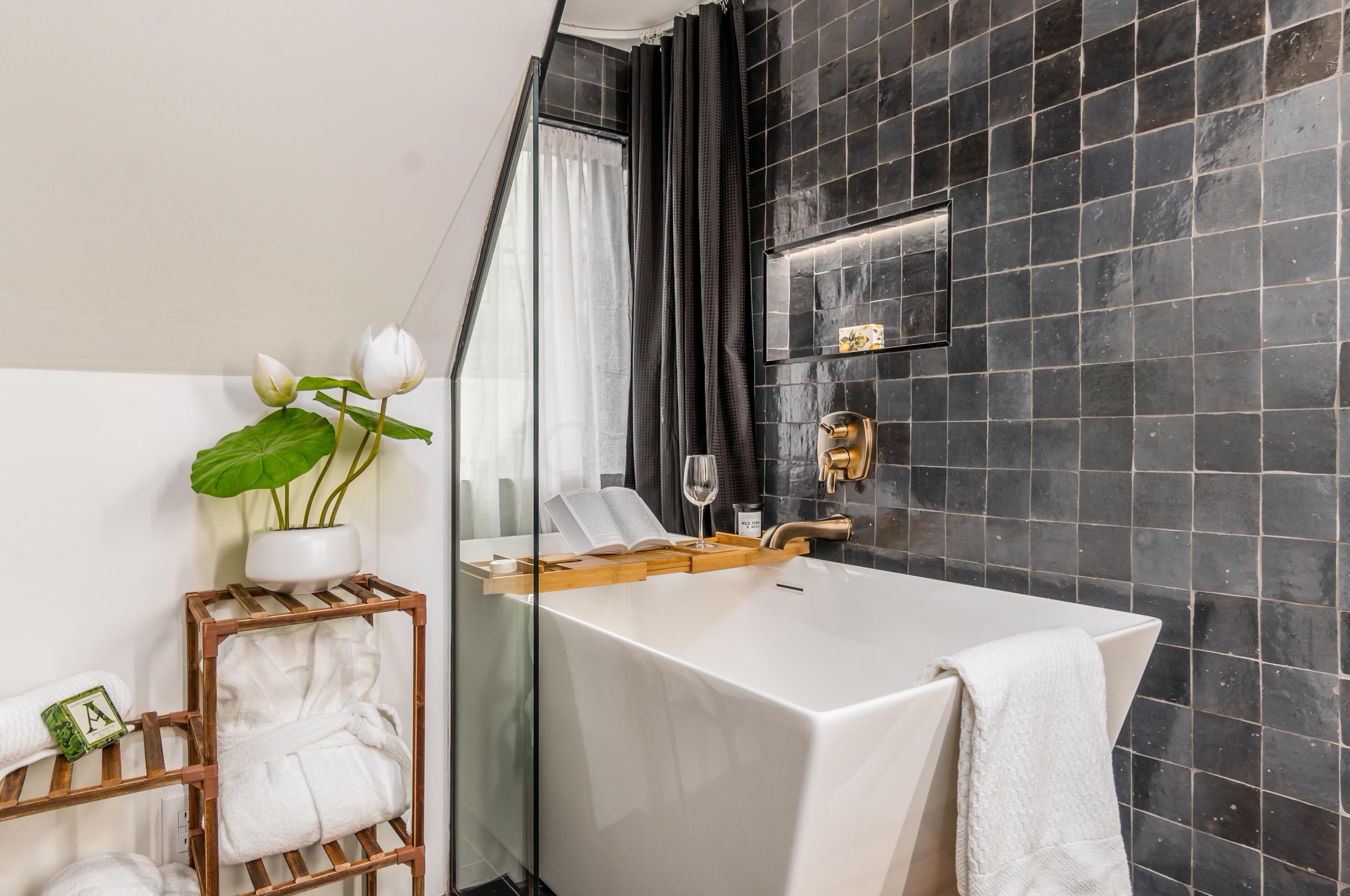 47 Ardmore Rd, Columbus OH  43209-1446 exterior