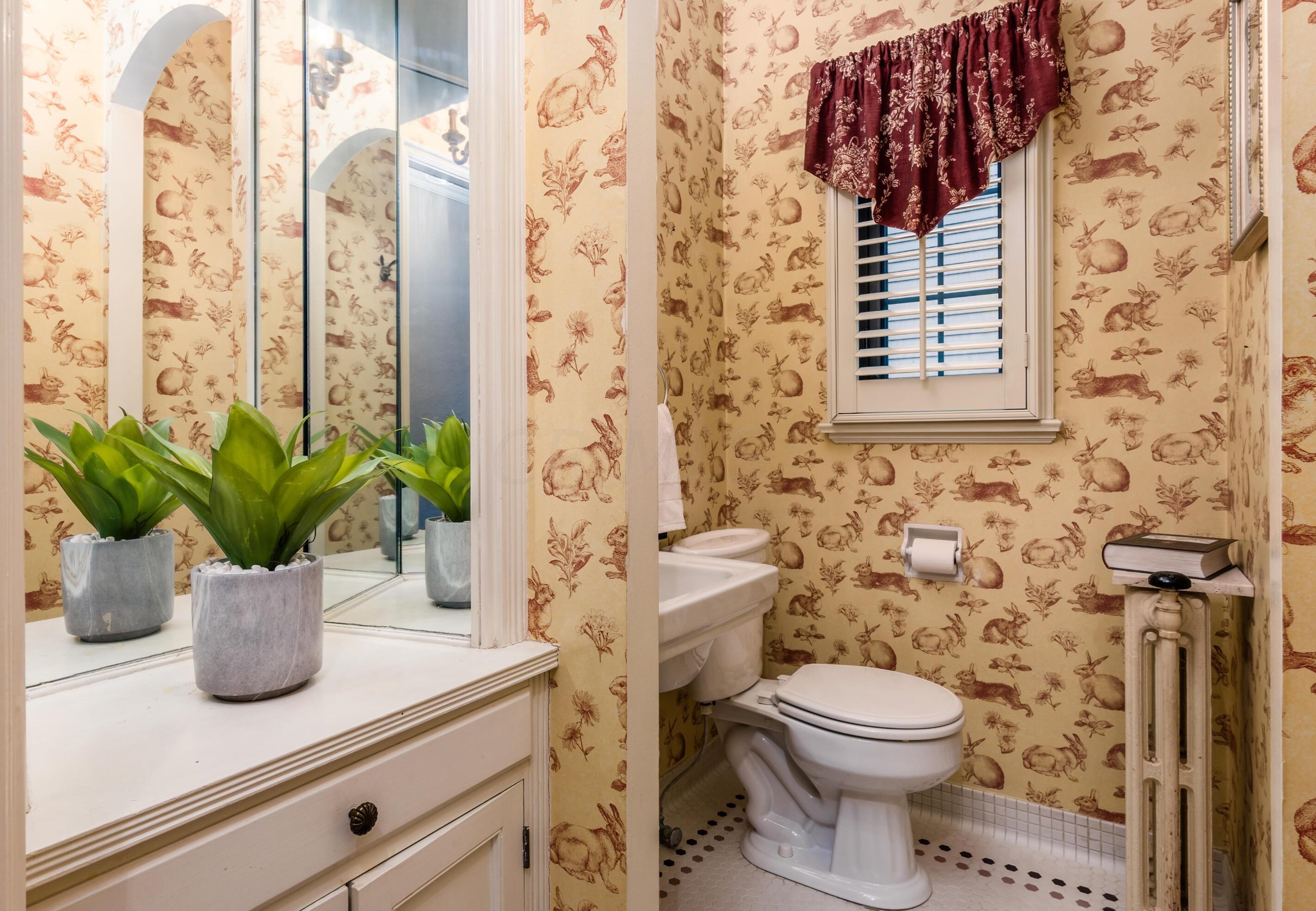 47 Ardmore Rd, Columbus OH  43209-1446 exterior