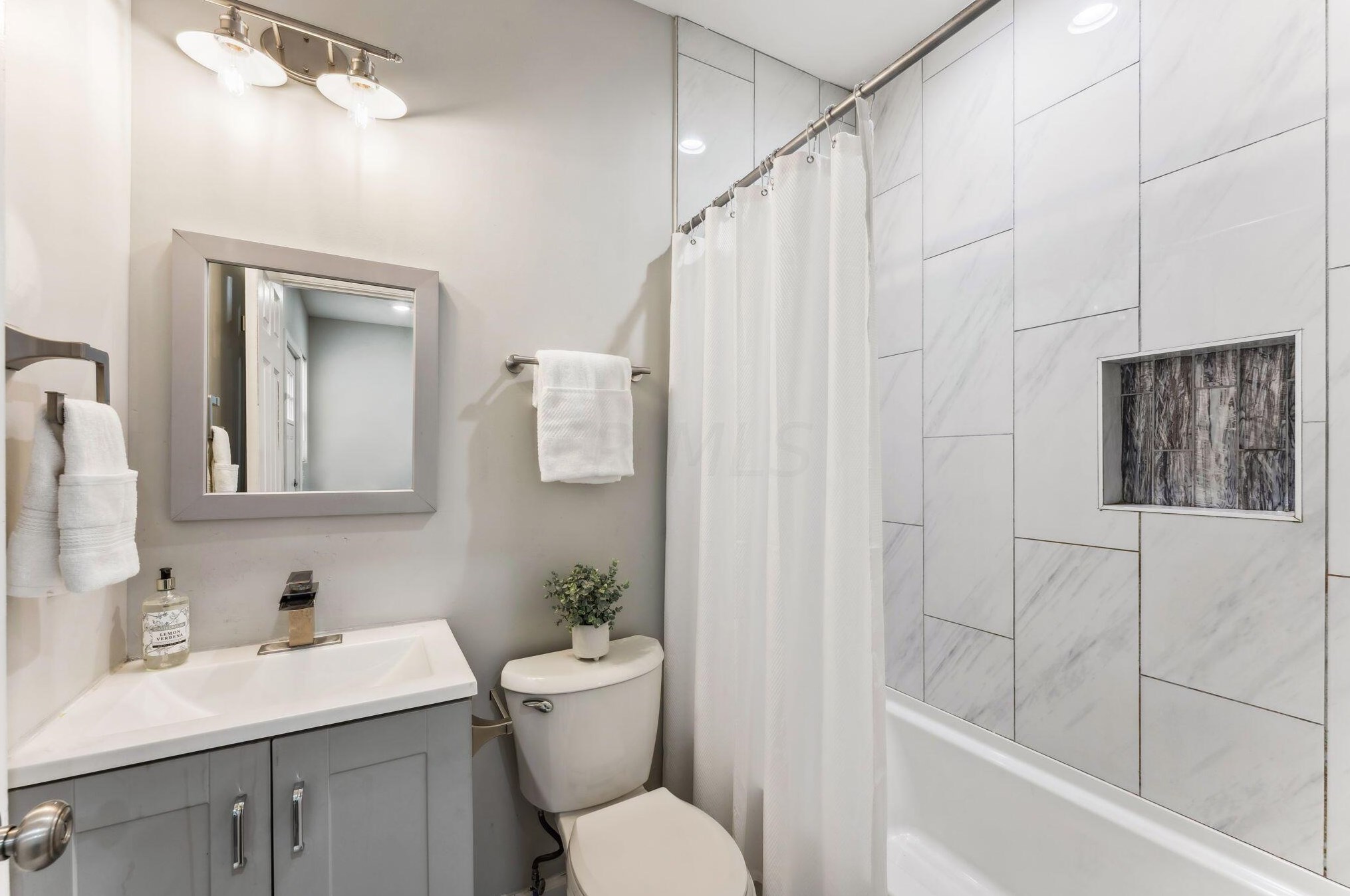 72 Eureka Ave, Columbus OH  43204-3200 exterior