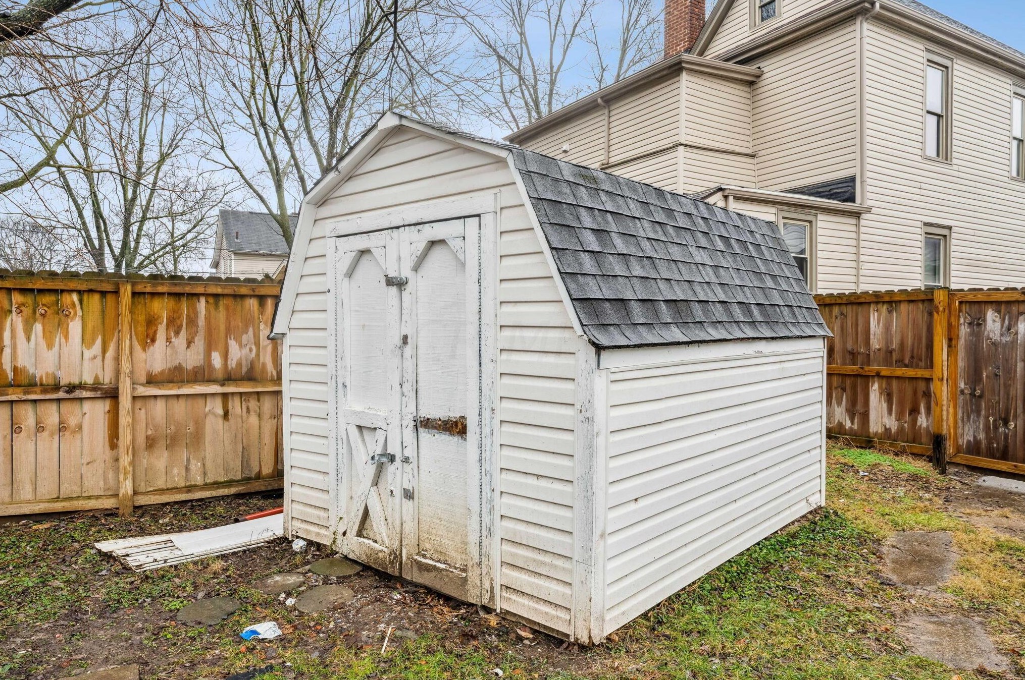 72 Eureka Ave, Columbus OH  43204-3200 exterior