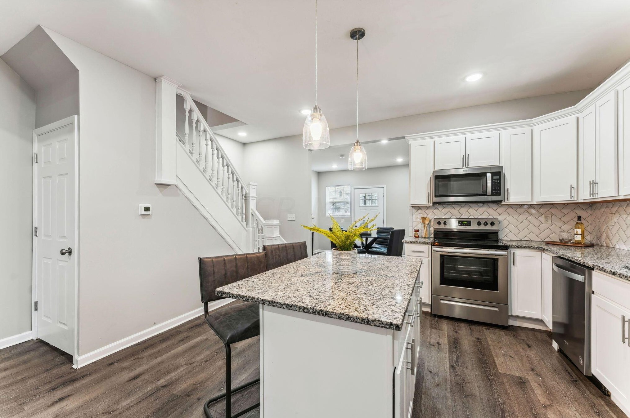 72 Eureka Ave, Columbus OH  43204-3200 exterior