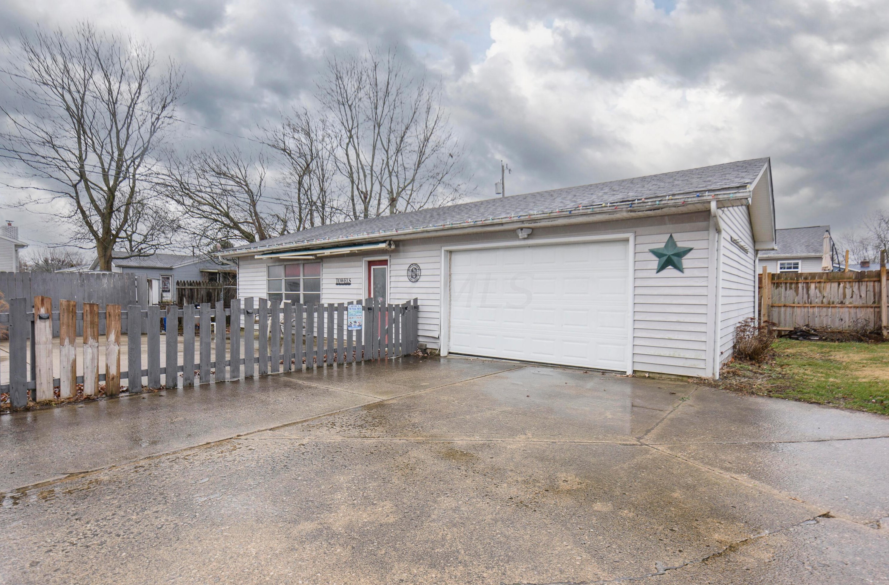 355 Lewis Rd, Circleville OH  43113-1322 exterior