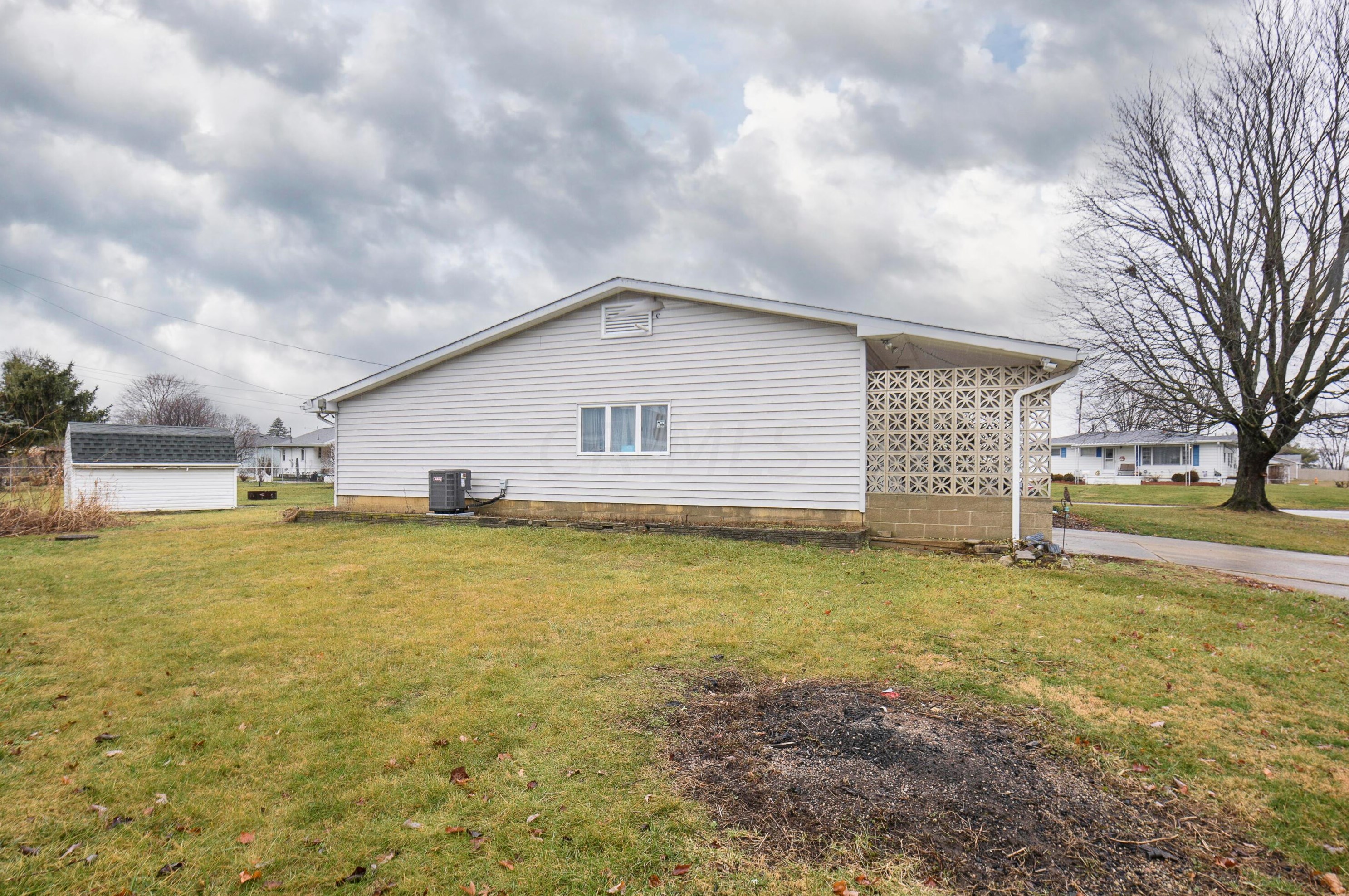 355 Lewis Rd, Circleville OH  43113-1322 exterior