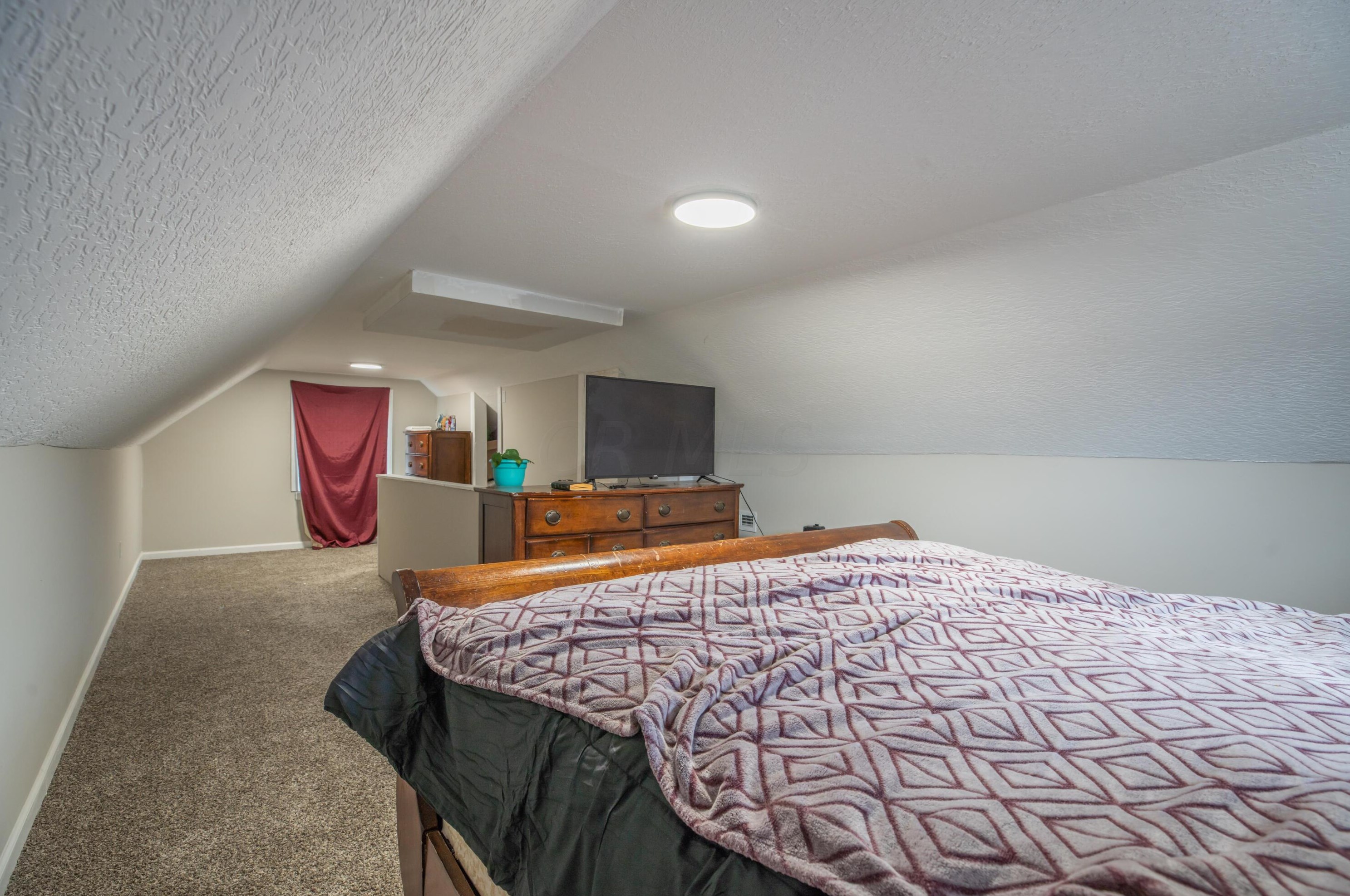 2203 Grasmere Ave, Columbus OH 43211-2142 exterior