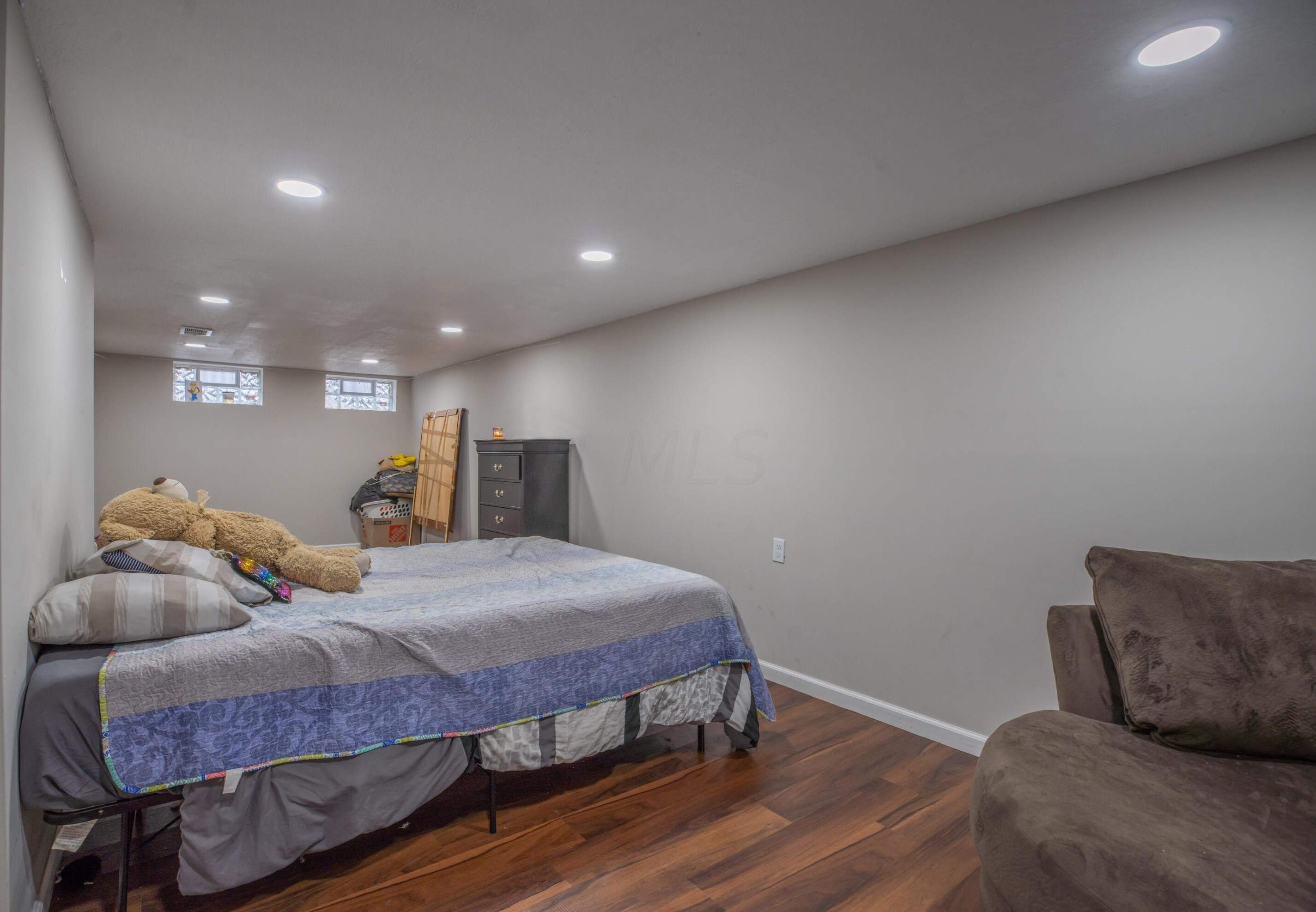 2203 Grasmere Ave, Columbus OH 43211-2142 exterior