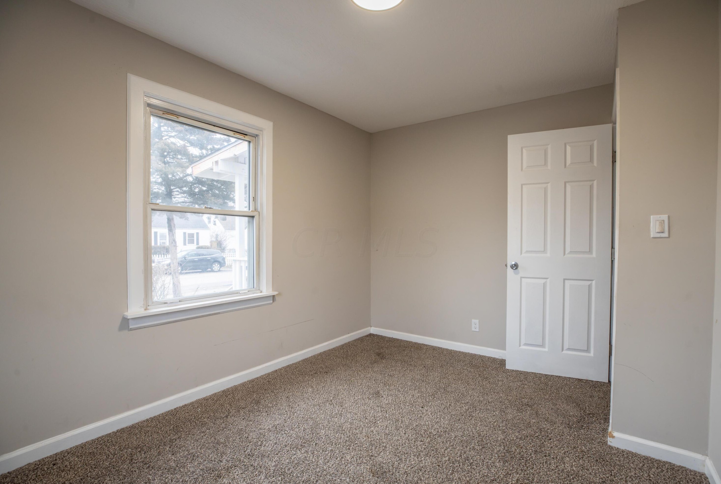 2203 Grasmere Ave, Columbus OH 43211-2142 exterior