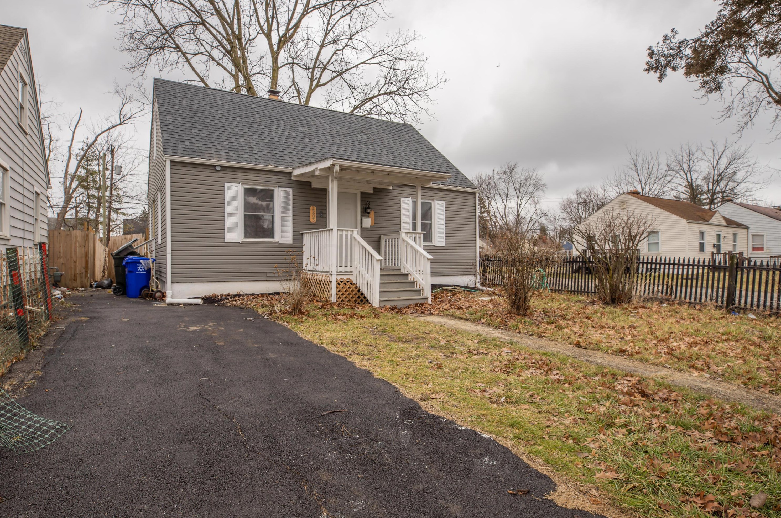 2203 Grasmere Ave, Columbus OH 43211-2142 exterior