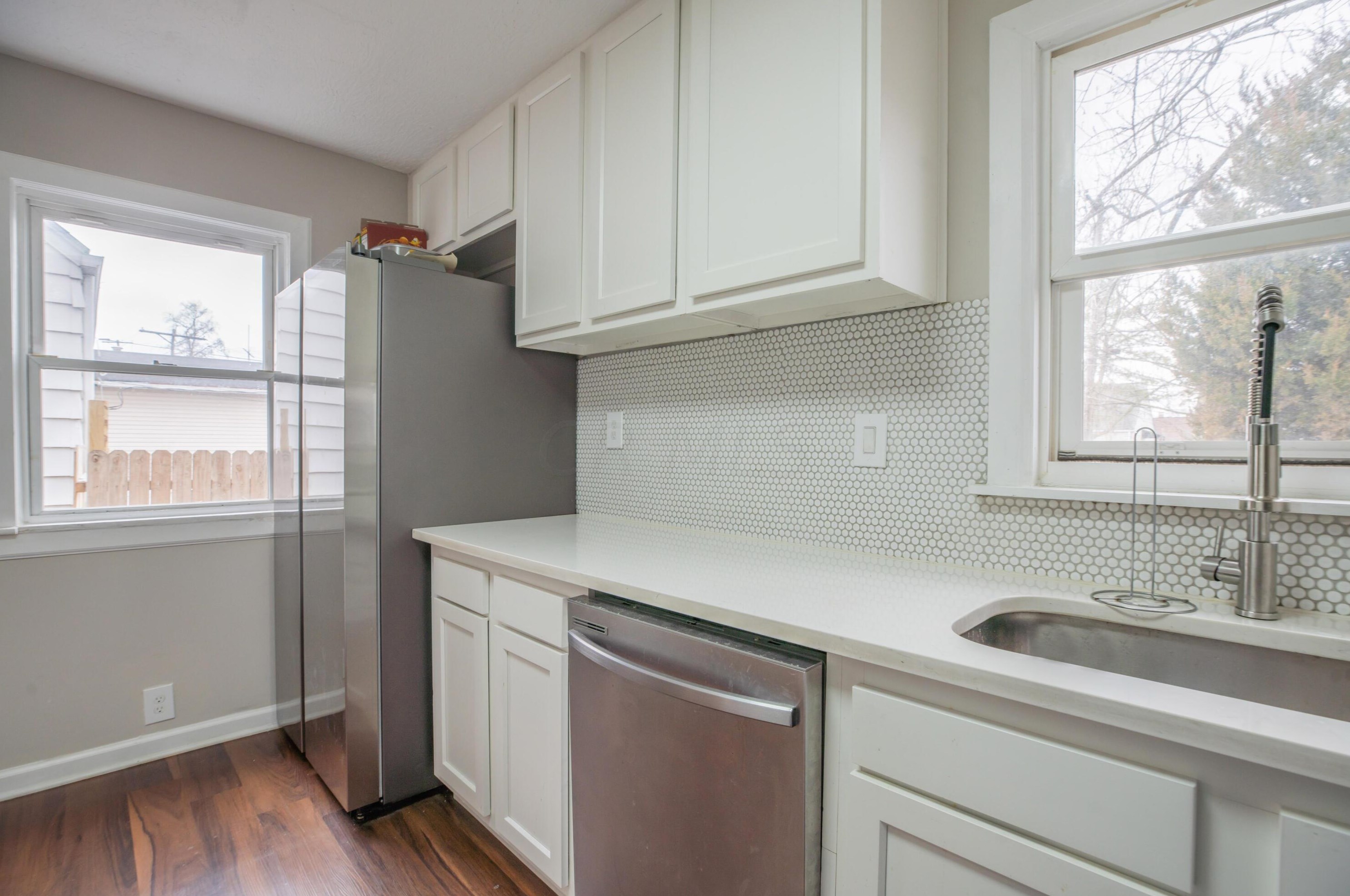 2203 Grasmere Ave, Columbus OH 43211-2142 exterior