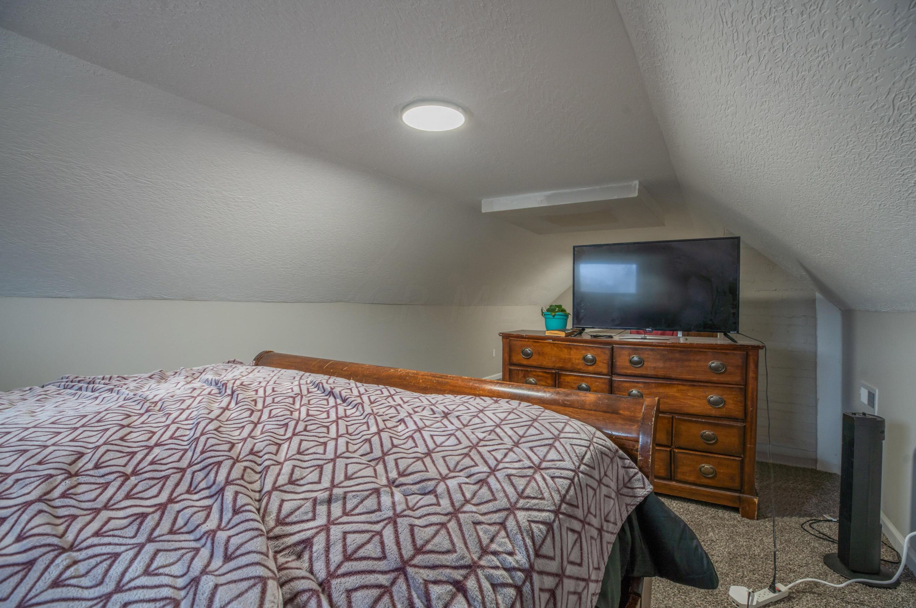 2203 Grasmere Ave, Columbus OH 43211-2142 exterior