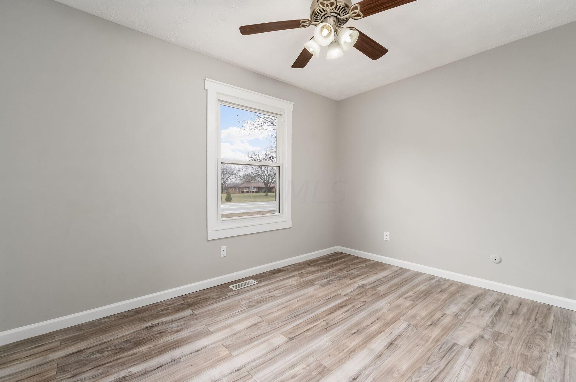 4043 Alton Darby Creek Rd, Hilliard OH  43026-9438 exterior