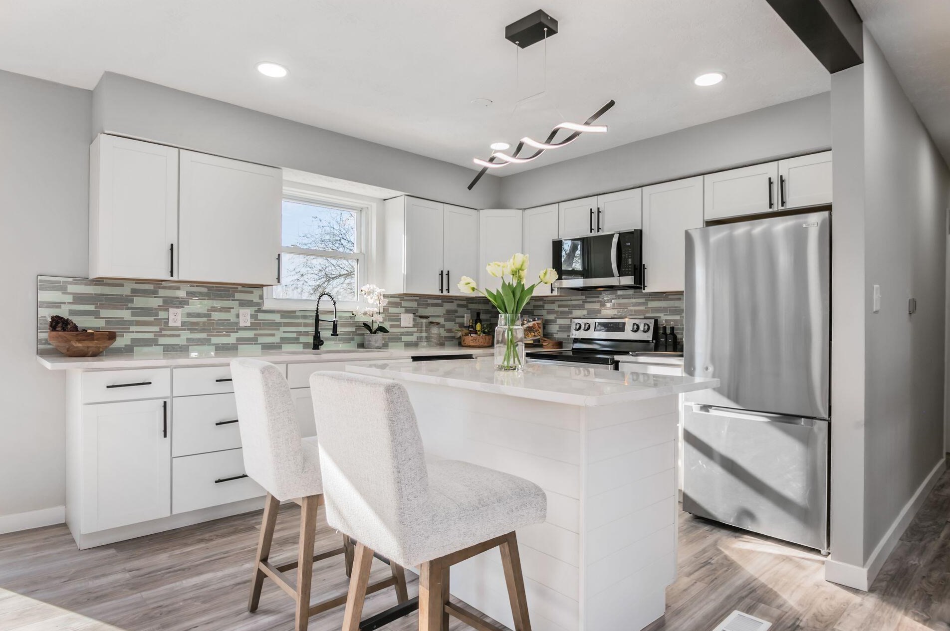 4043 Alton Darby Creek Rd, Hilliard OH  43026-9438 exterior