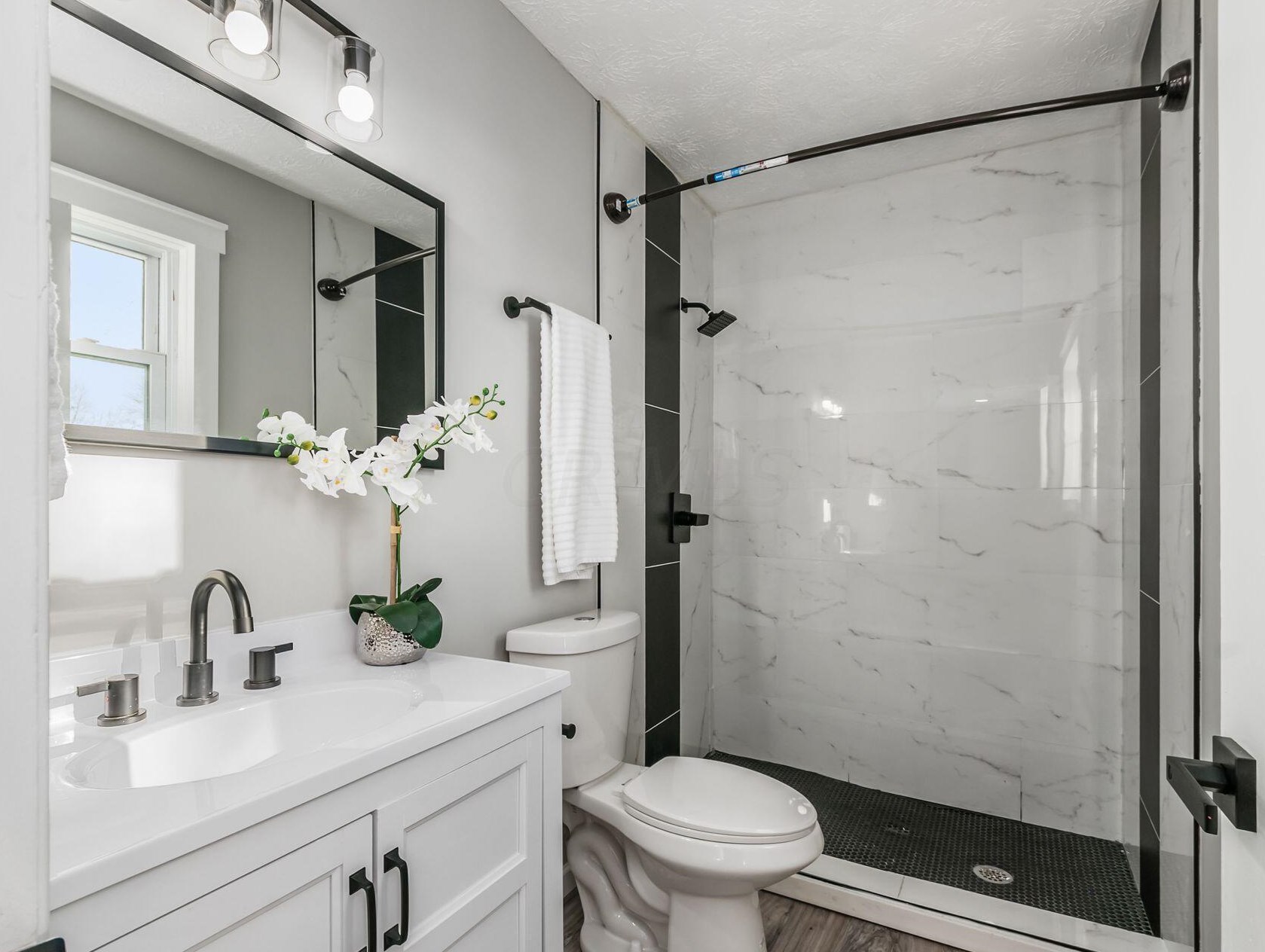 4043 Alton Darby Creek Rd, Hilliard OH  43026-9438 exterior