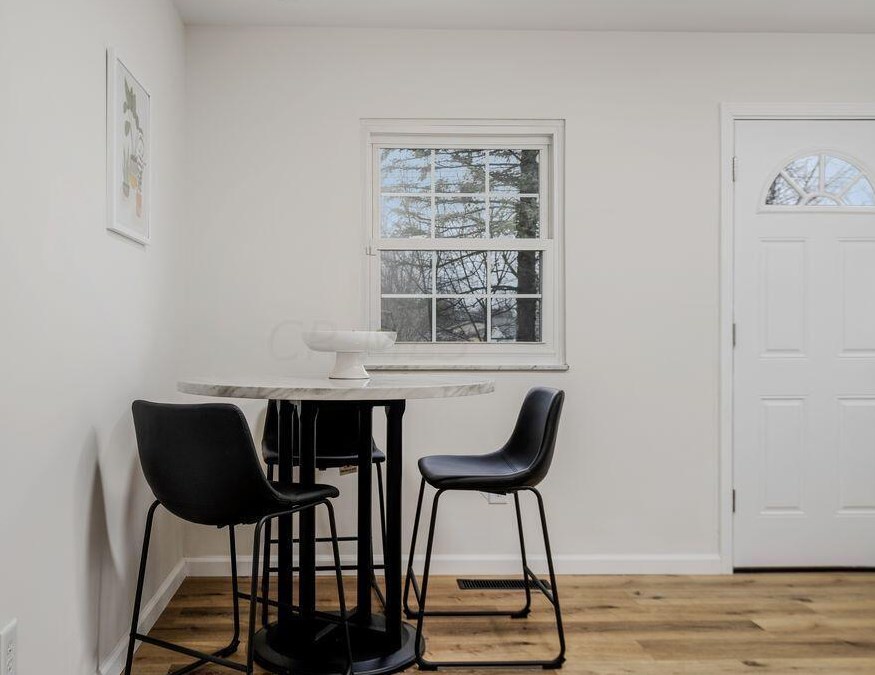 412 Denwood Dr, Columbus OH  43230-2012 exterior