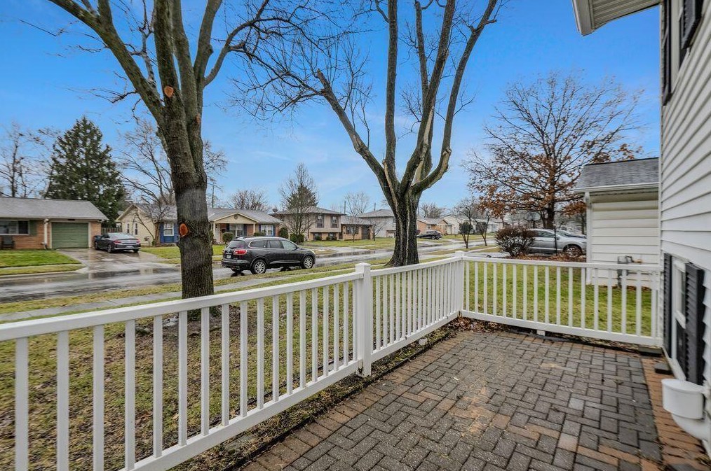 412 Denwood Dr, Columbus OH  43230-2012 exterior