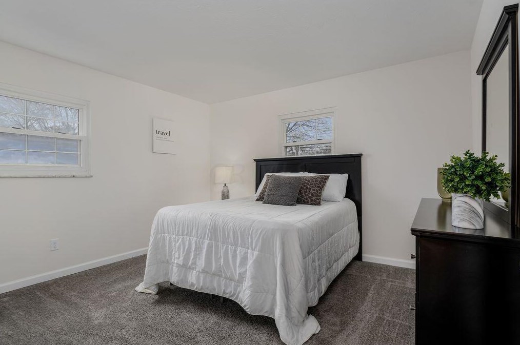 412 Denwood Dr, Columbus OH  43230-2012 exterior