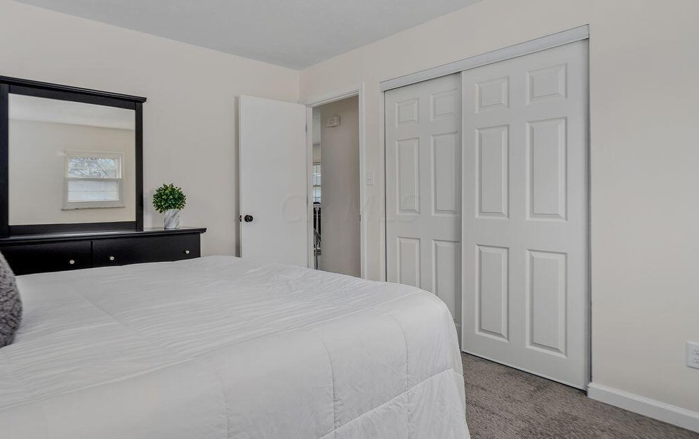 412 Denwood Dr, Columbus OH  43230-2012 exterior