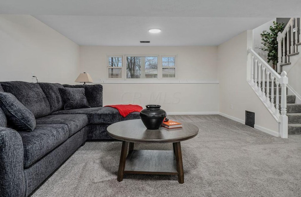 412 Denwood Dr, Columbus OH  43230-2012 exterior