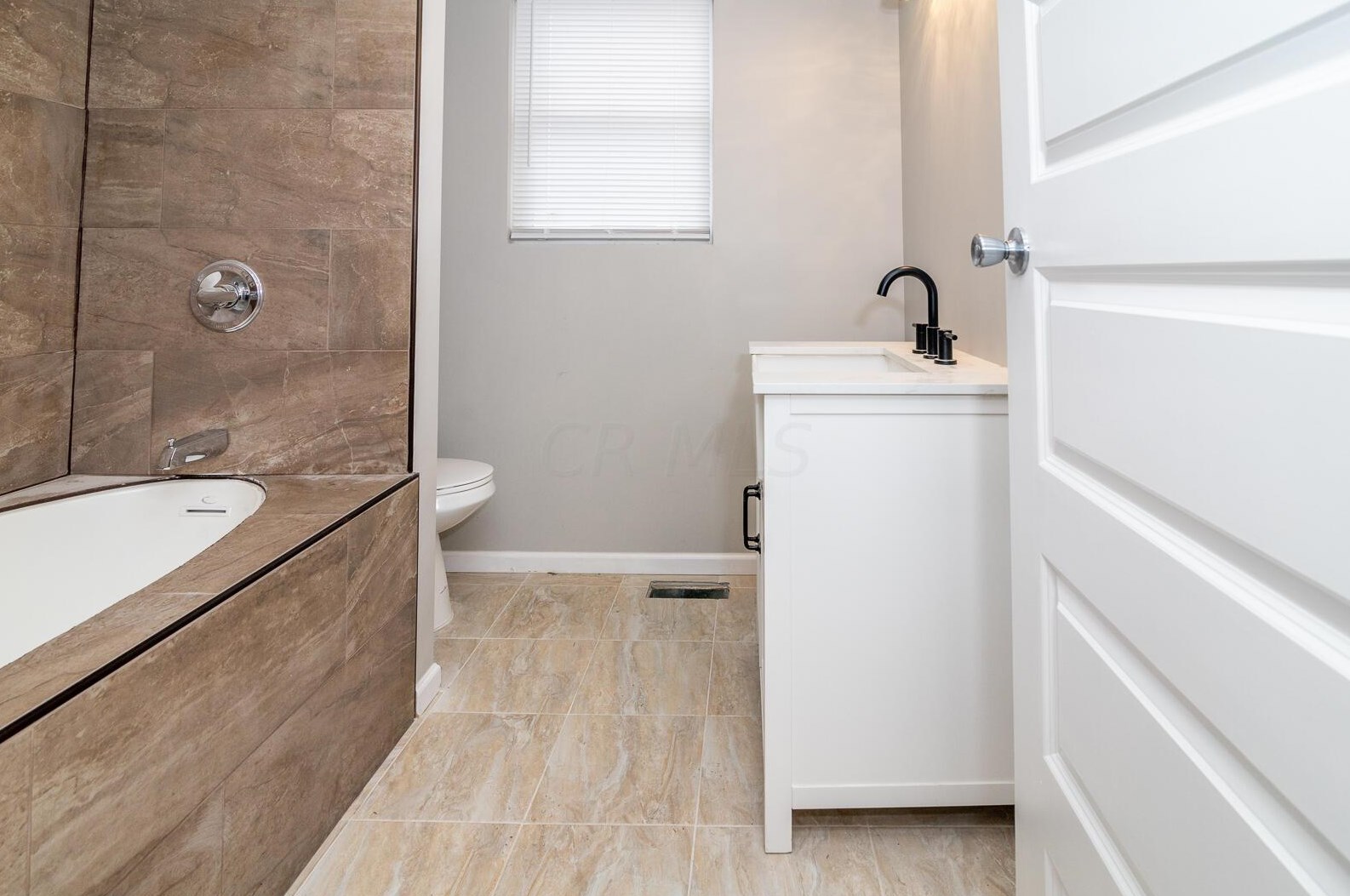 1065 16 Ave, Columbus OH 43211-2423 exterior