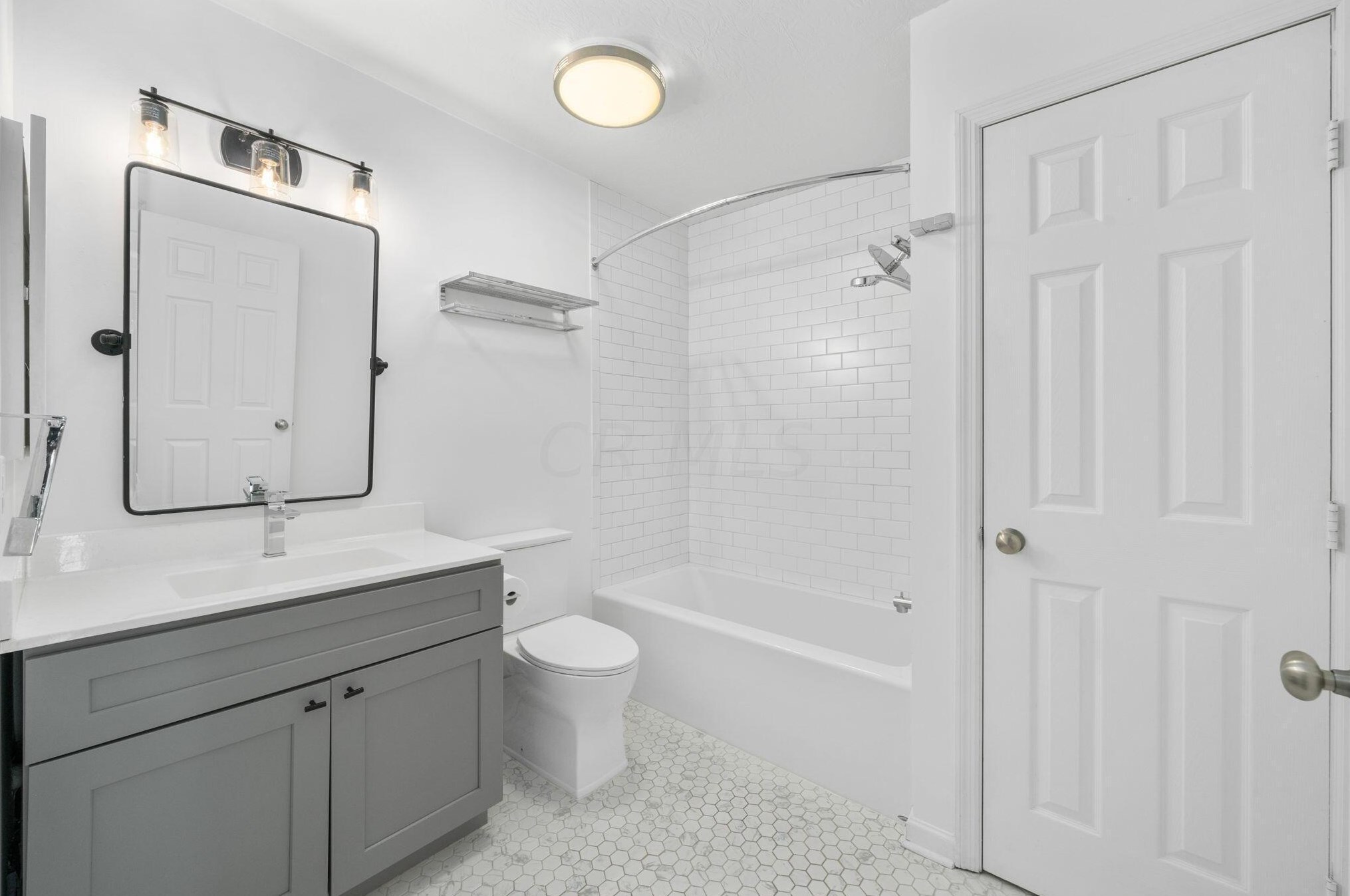 3 Lincoln St, Columbus OH  43215-1673 exterior