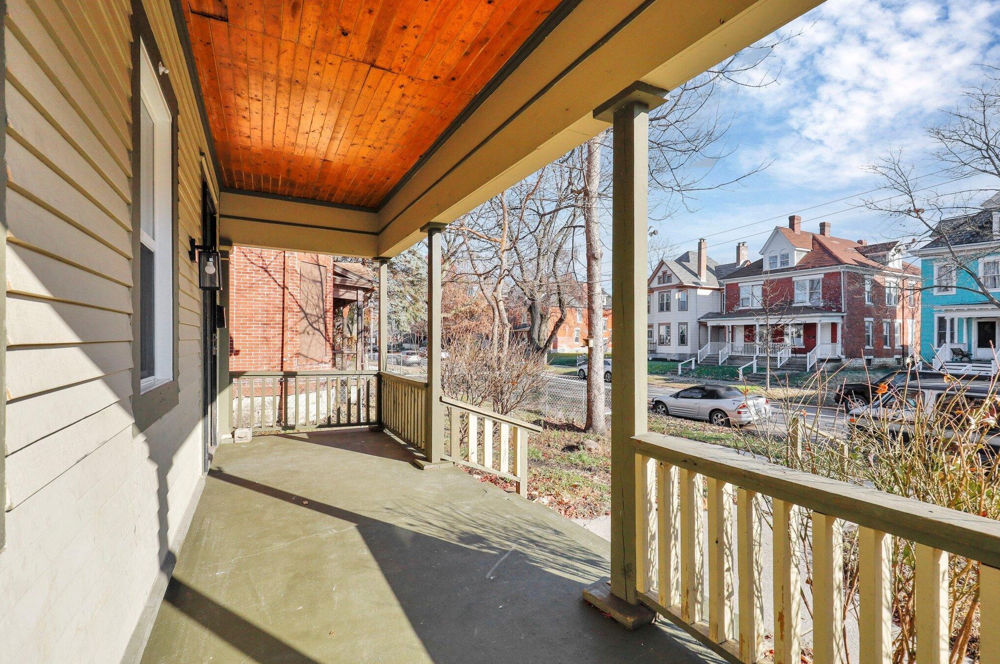 223 Monroe Ave, Columbus OH 43203-1443 exterior