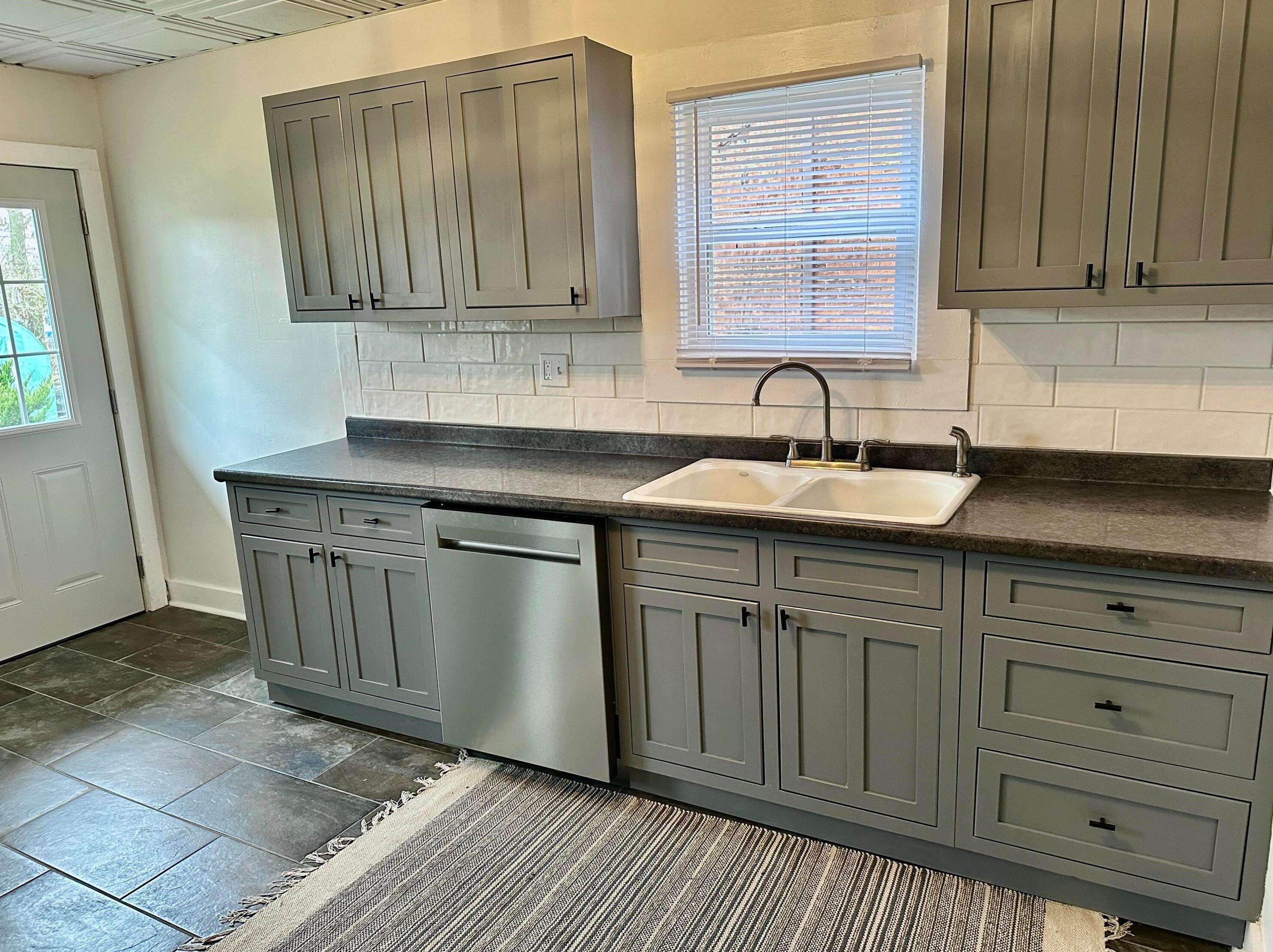 223 Monroe Ave, Columbus OH 43203-1443 exterior