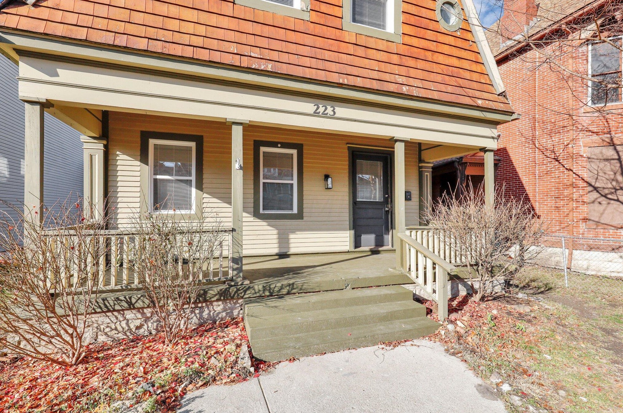 223 Monroe Ave, Columbus OH 43203-1443 exterior