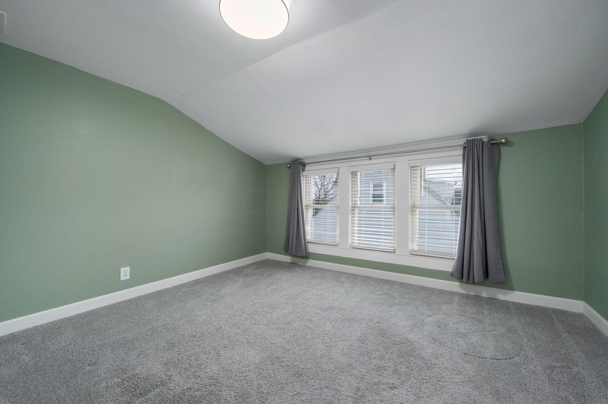 1529 Star Ave, Columbus OH  43212-2814 exterior