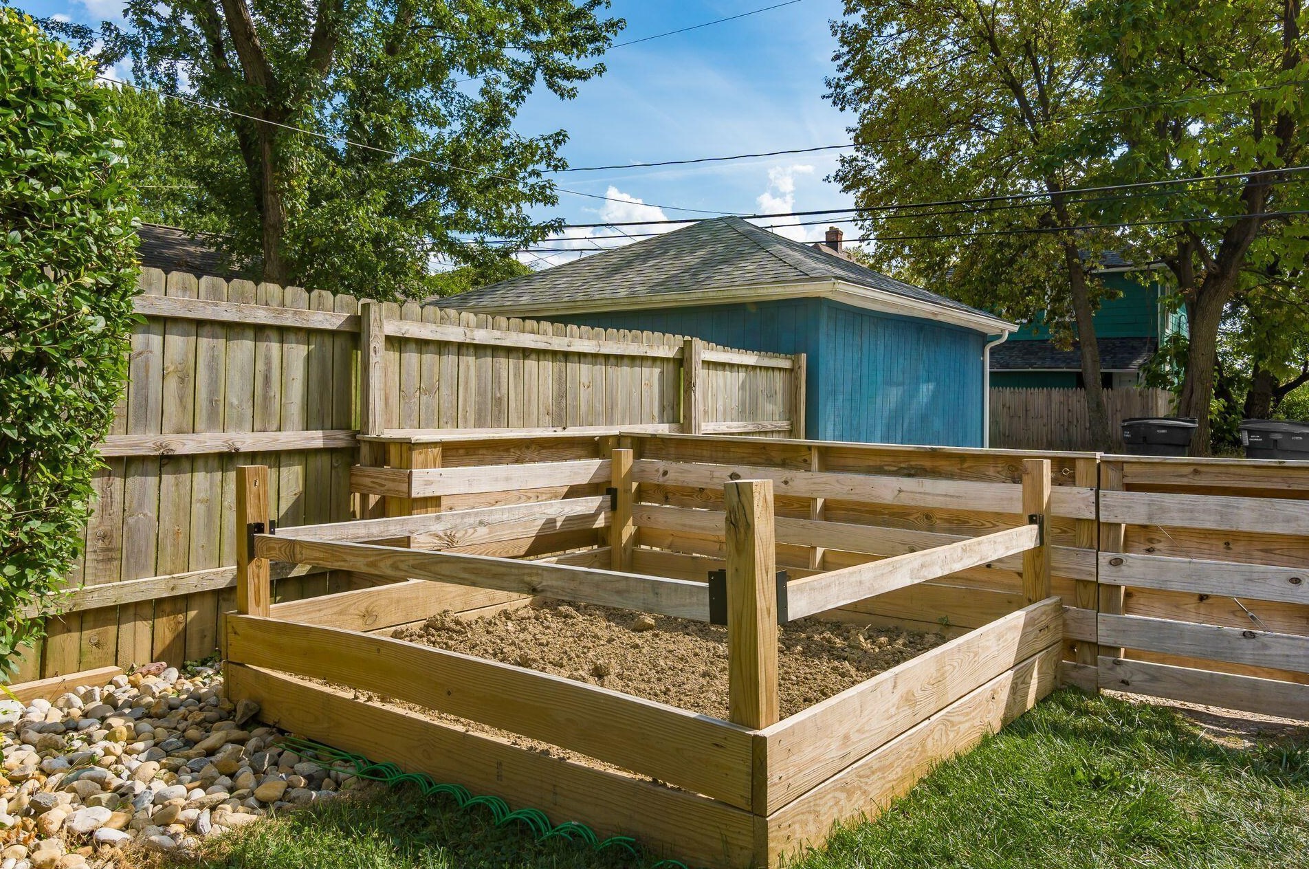 675 Siebert St, Columbus OH  43206-2929 exterior