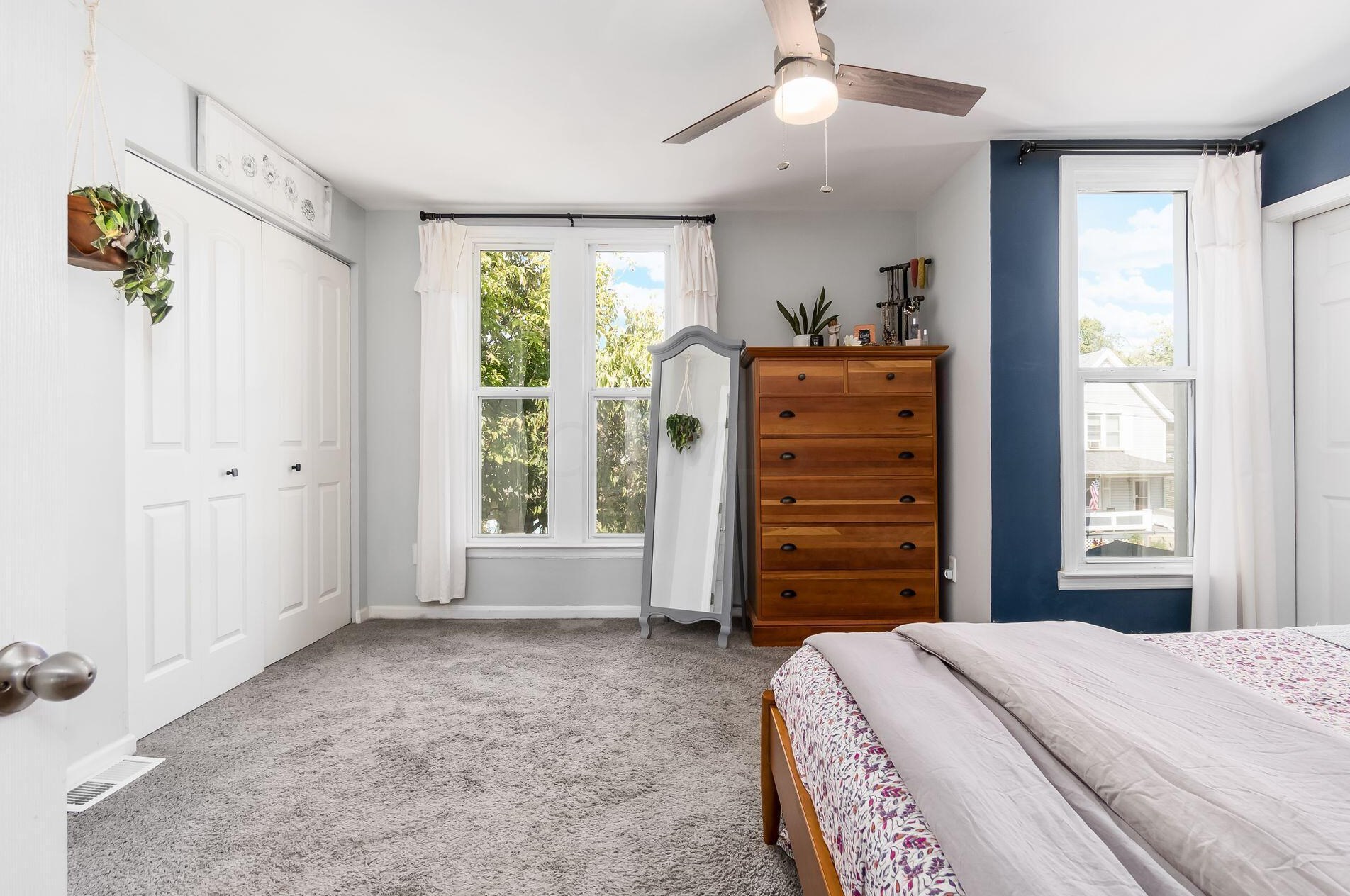 675 Siebert St, Columbus OH  43206-2929 exterior