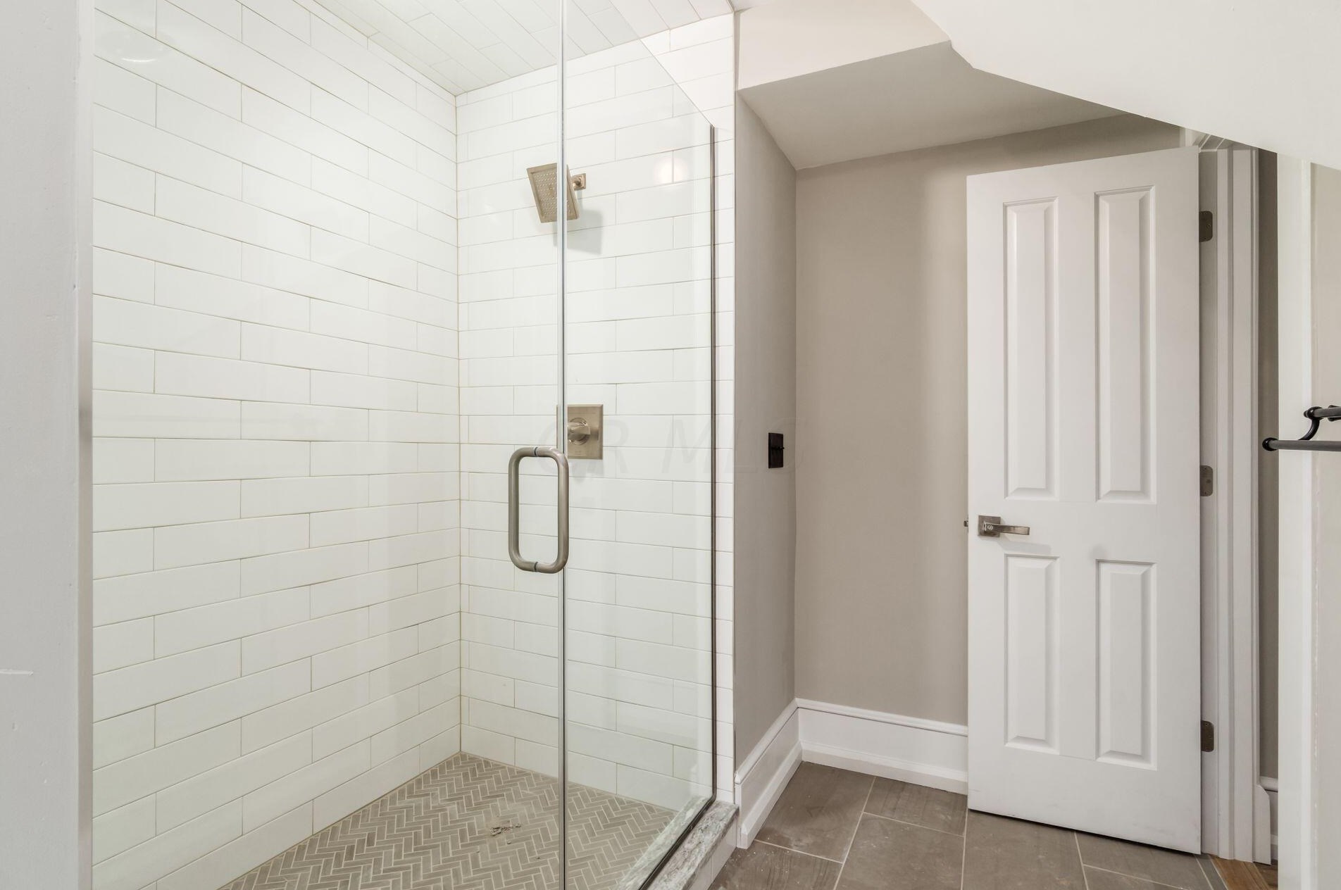 392 Town St, Columbus OH 43215-4838 exterior