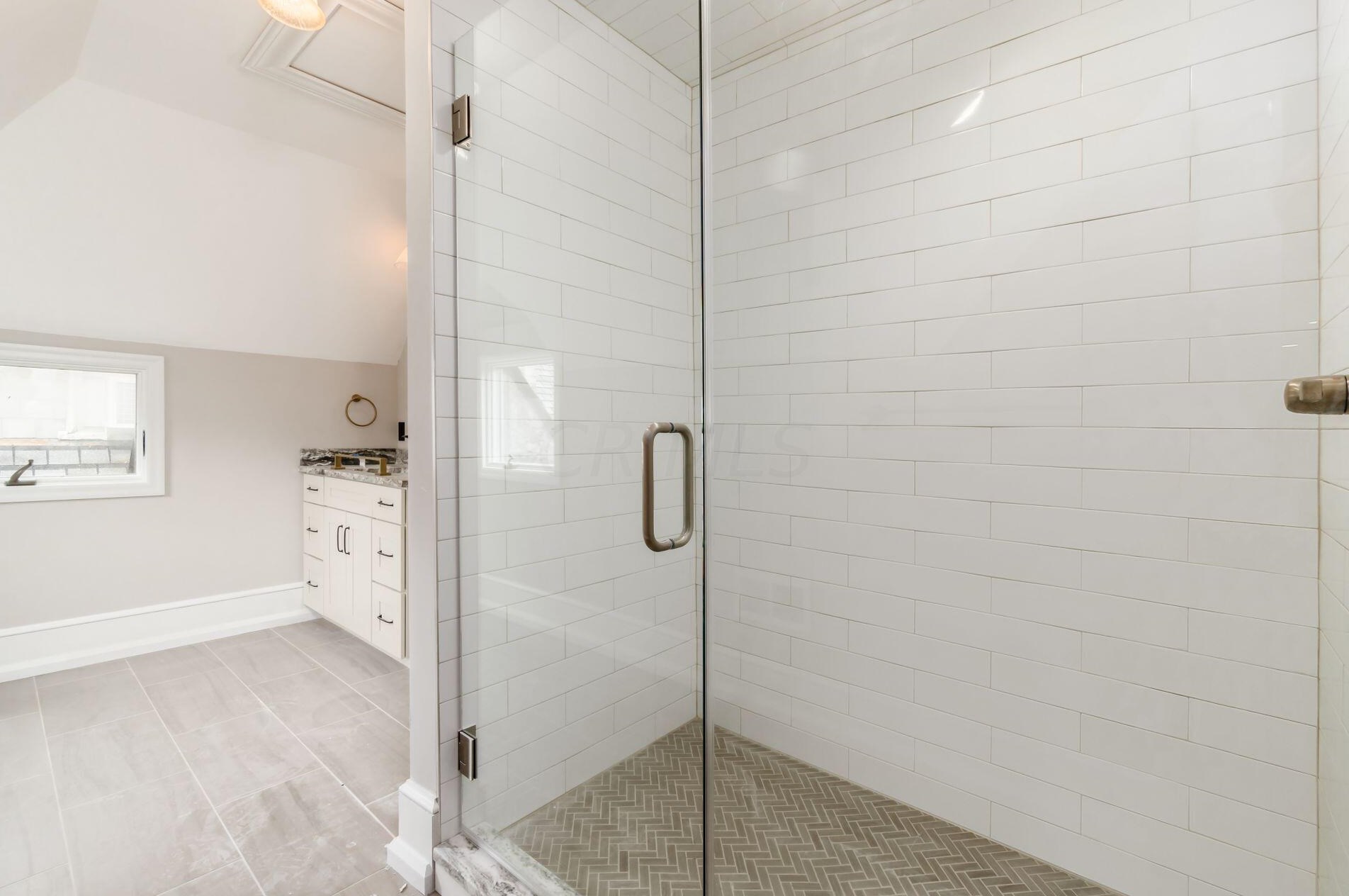 392 Town St, Columbus OH 43215-4838 exterior