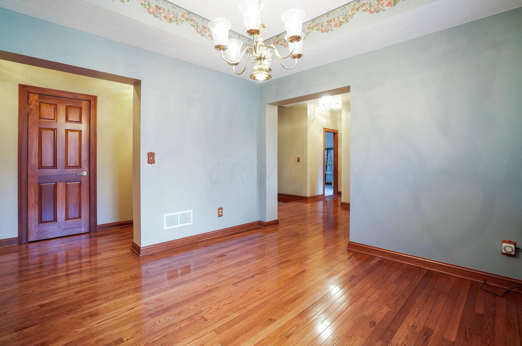 5043 Breckenhurst Dr, Hilliard OH  43026-8660 exterior