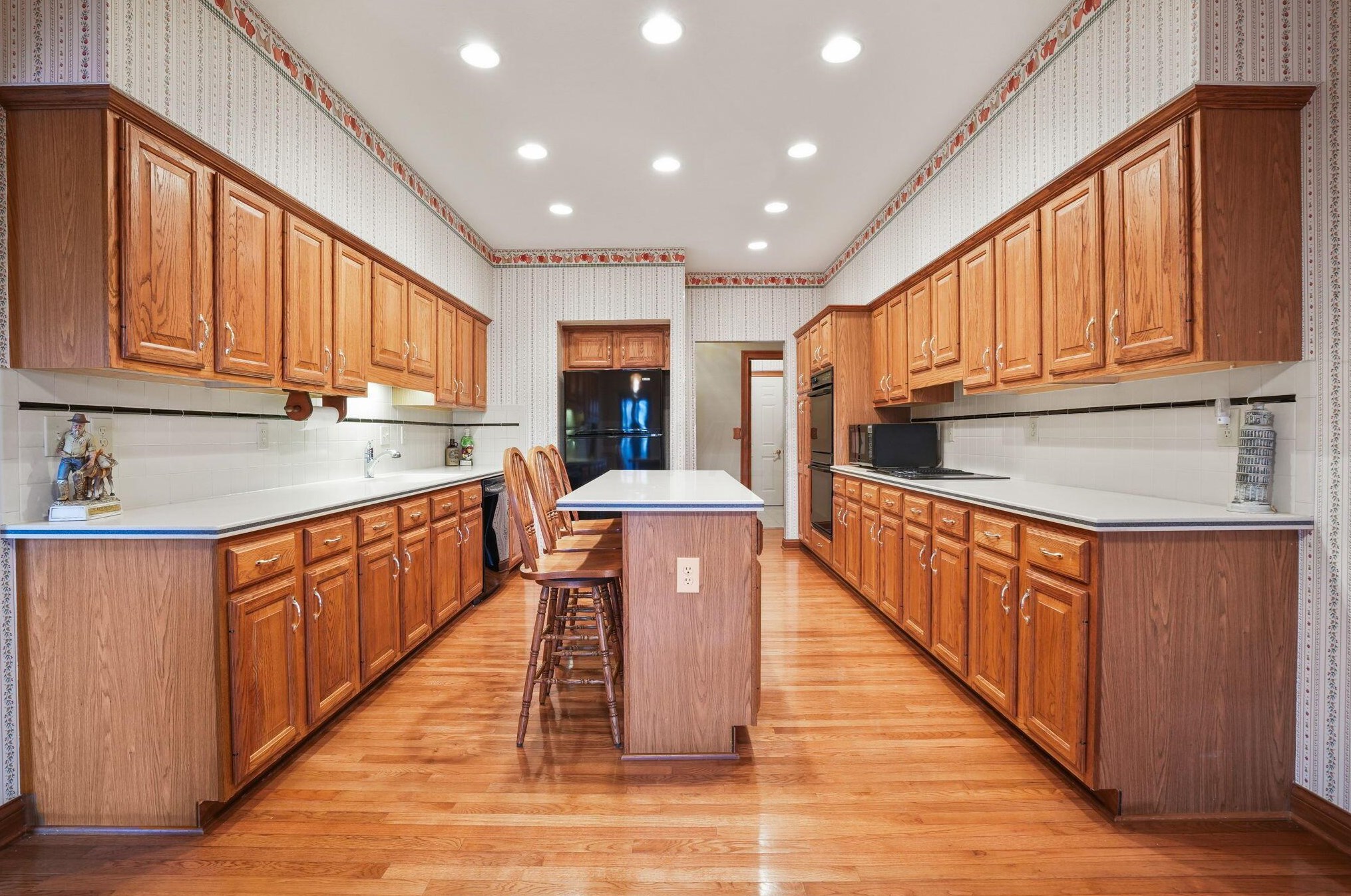 5043 Breckenhurst Dr, Hilliard OH  43026-8660 exterior