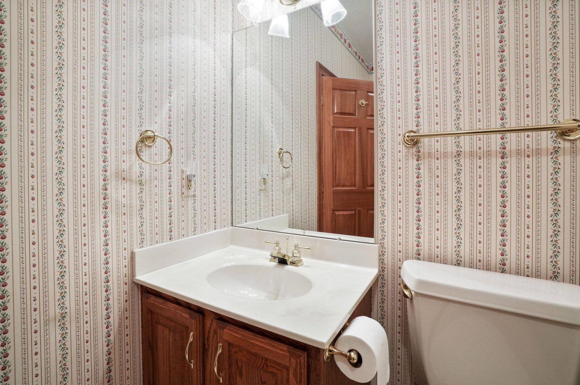 5043 Breckenhurst Dr, Hilliard OH  43026-8660 exterior
