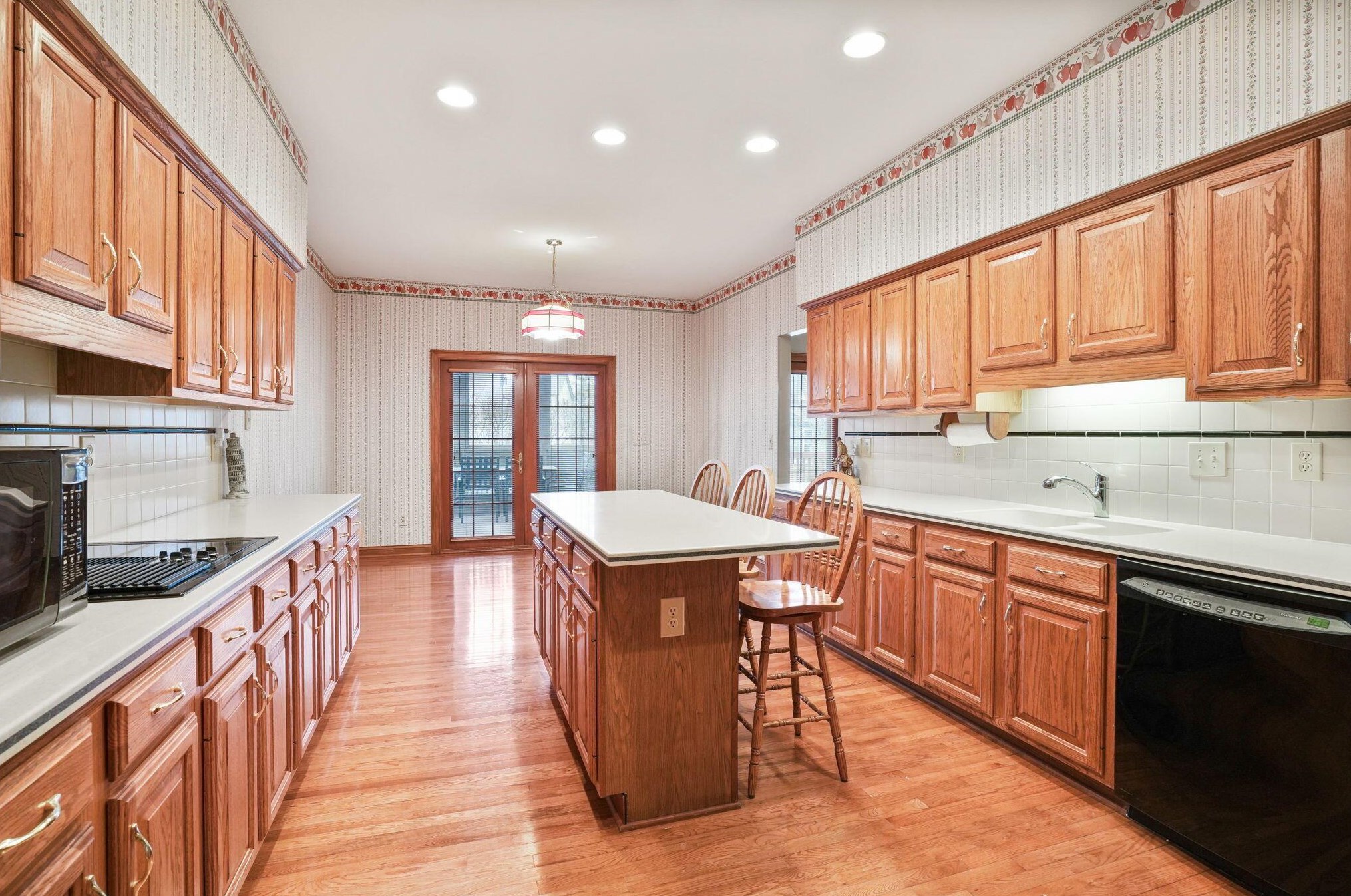 5043 Breckenhurst Dr, Hilliard OH  43026-8660 exterior