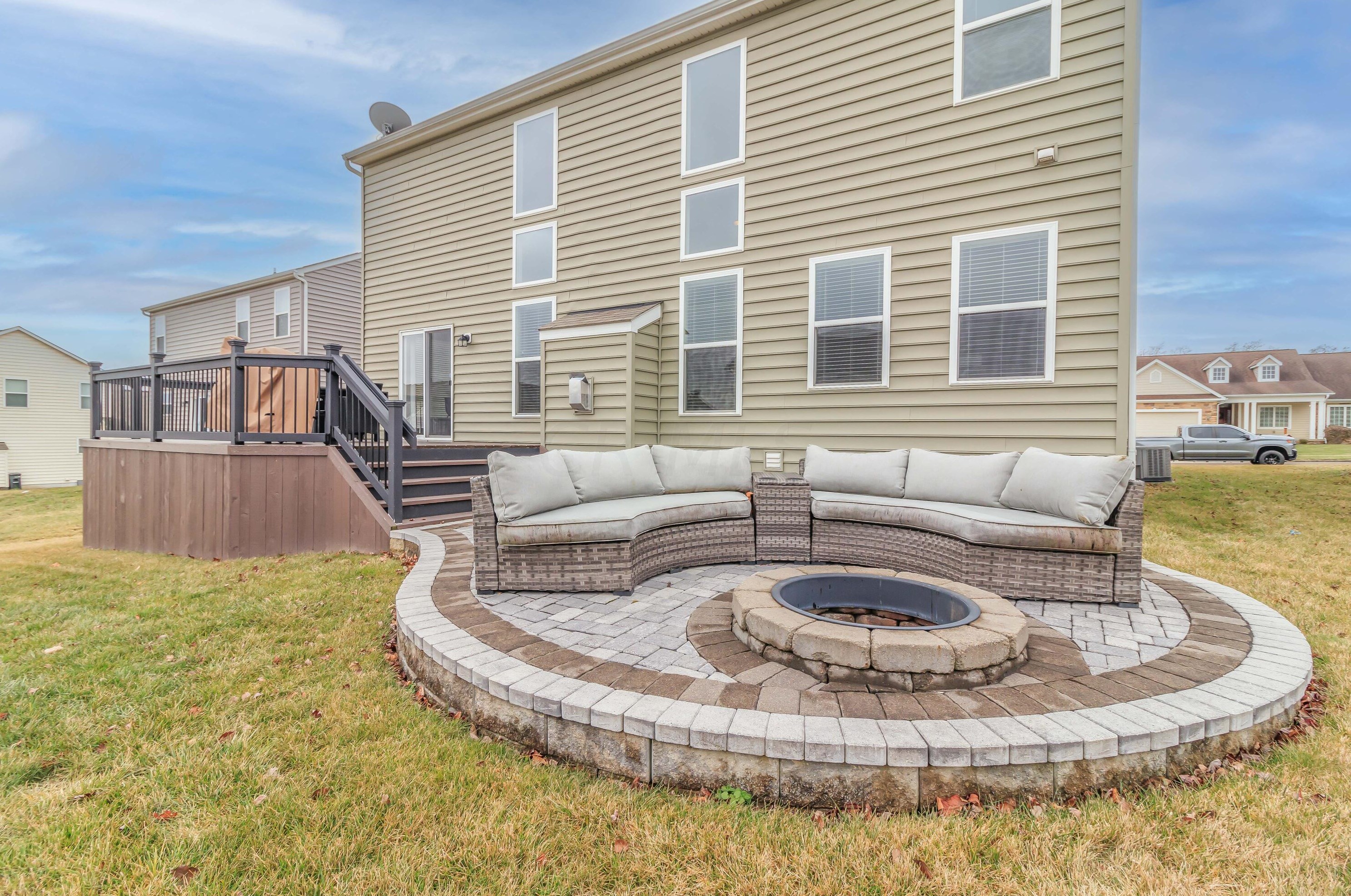 2363 Pine Crest Dr, Lancaster OH  43130-7731 exterior