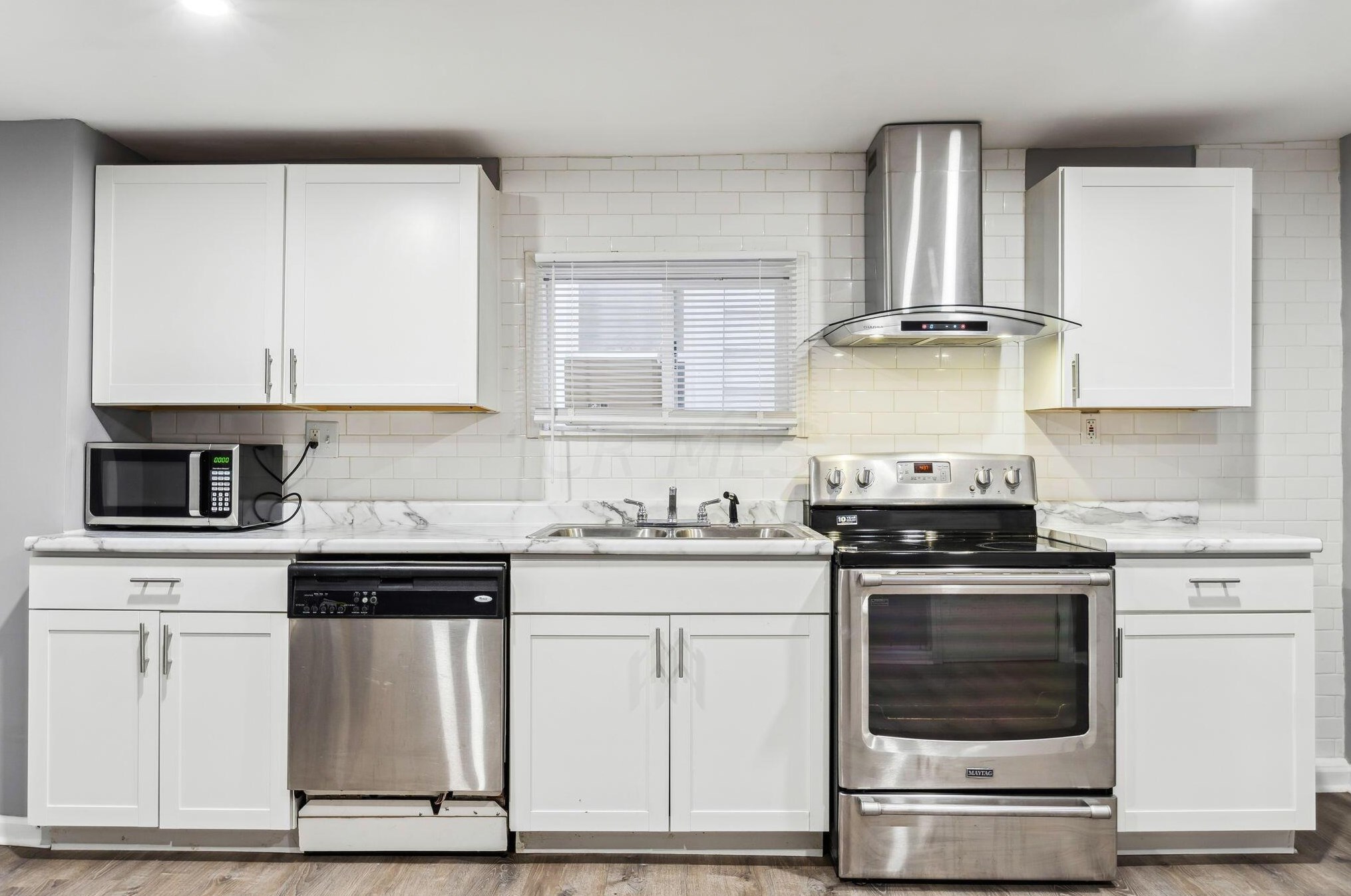 24 Innis Ave, Columbus OH  43207-1868 exterior