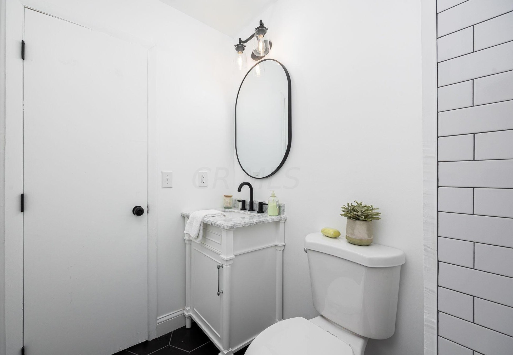 5481 Blue Ash Rd, Columbus OH  43229-3630 exterior